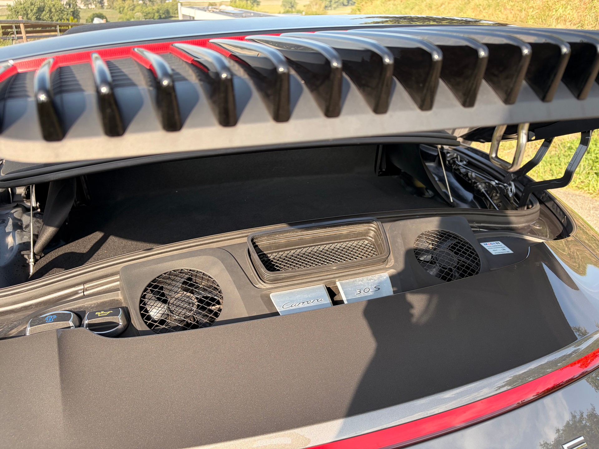 PORSCHE 911 Carrera 4S Cabriolet-image-3