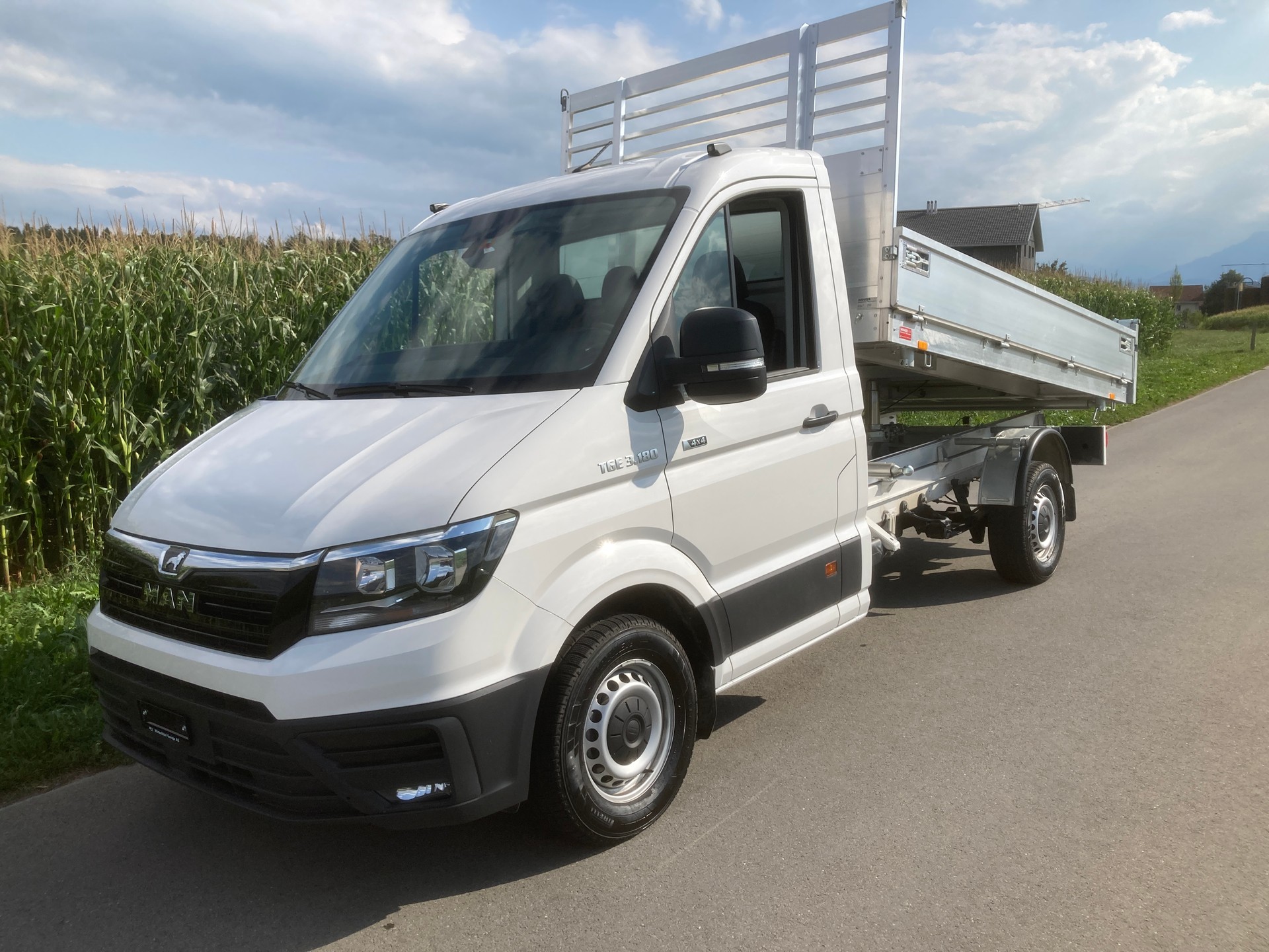 MAN TGE 3.180 4x4 Standard Automat 3-Seitenkipper-image-0