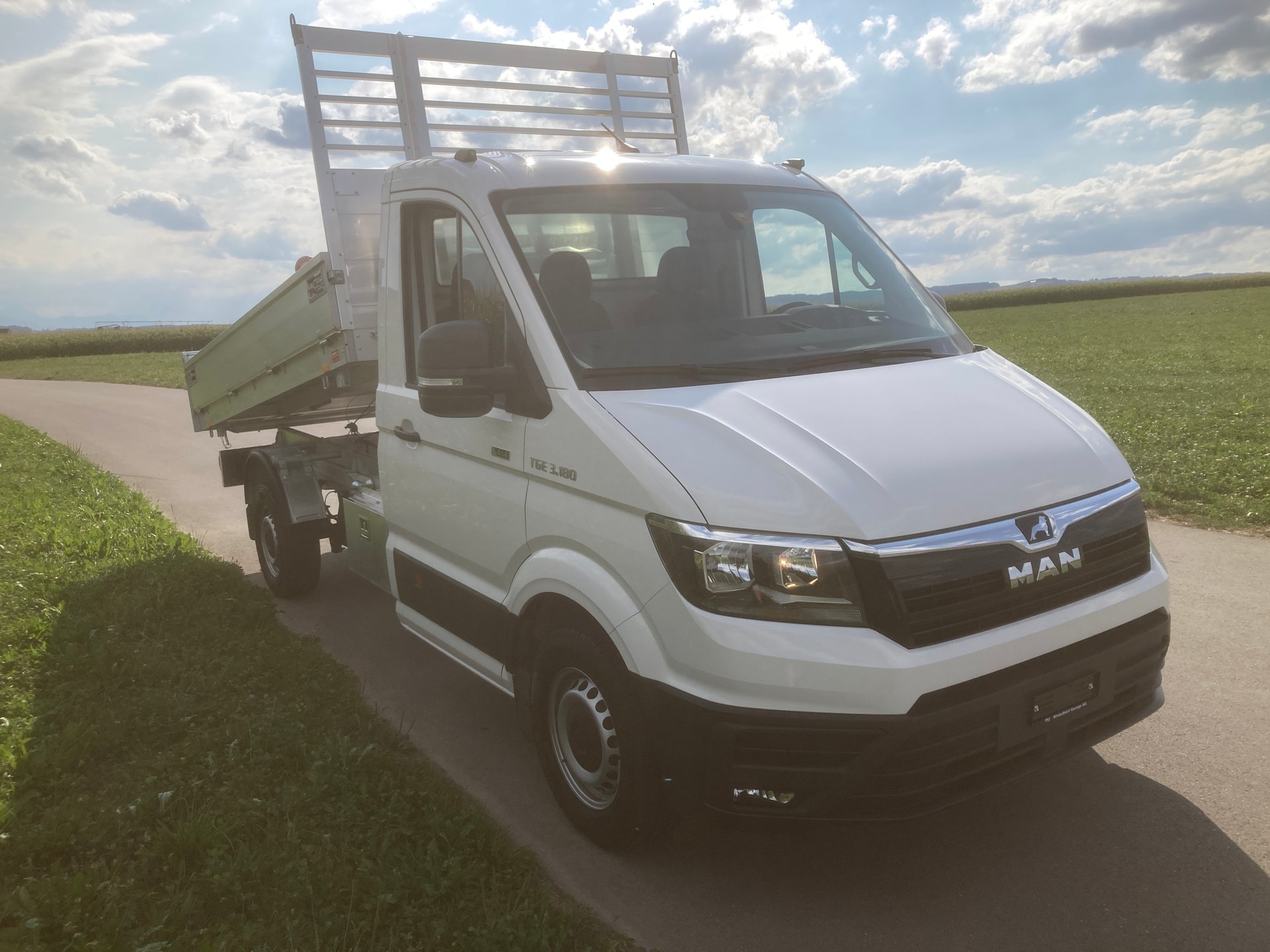 MAN TGE 3.180 4x4 Standard Automat 3-Seitenkipper-image-1