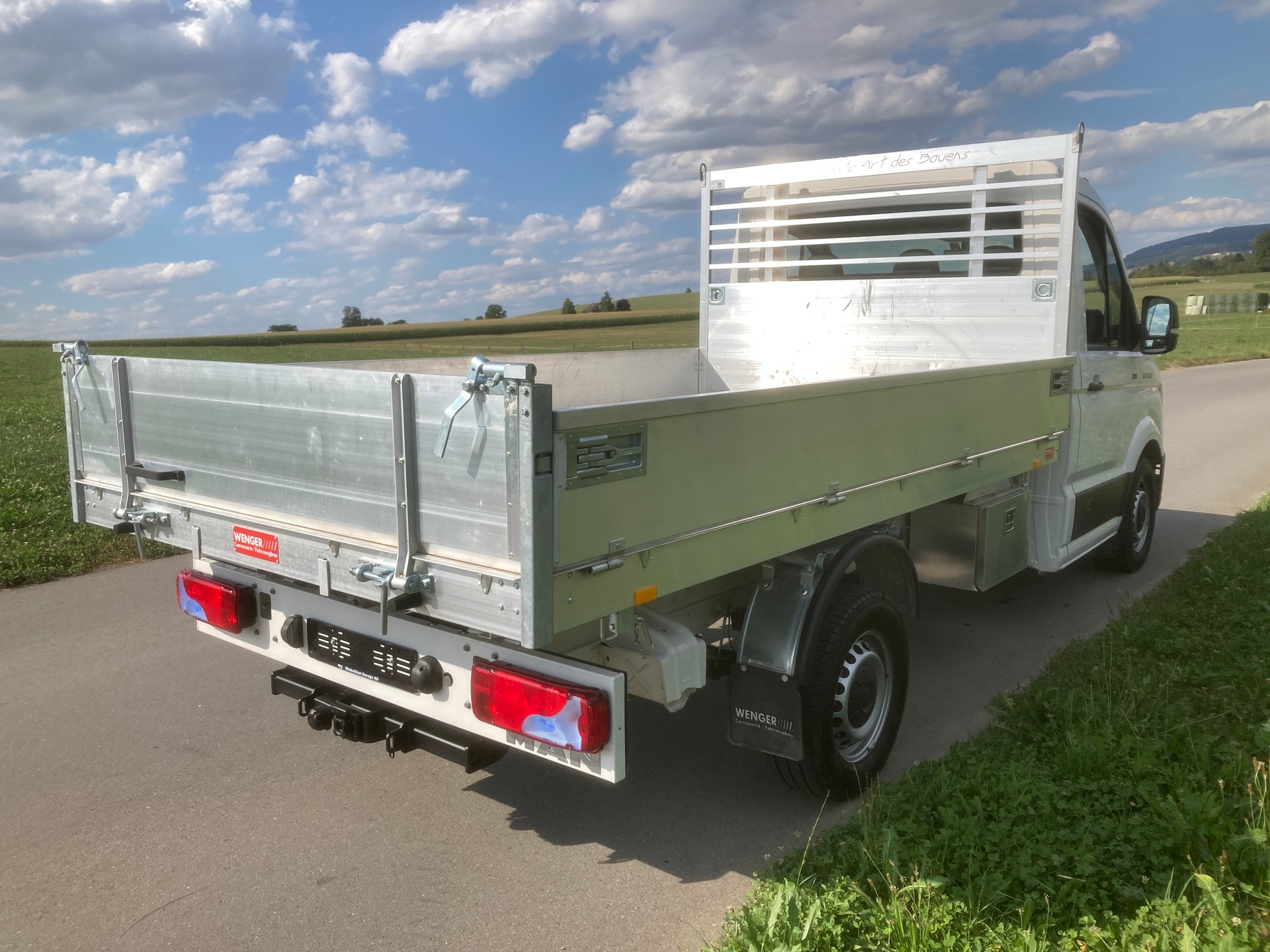 MAN TGE 3.180 4x4 Standard Automat 3-Seitenkipper-image-2
