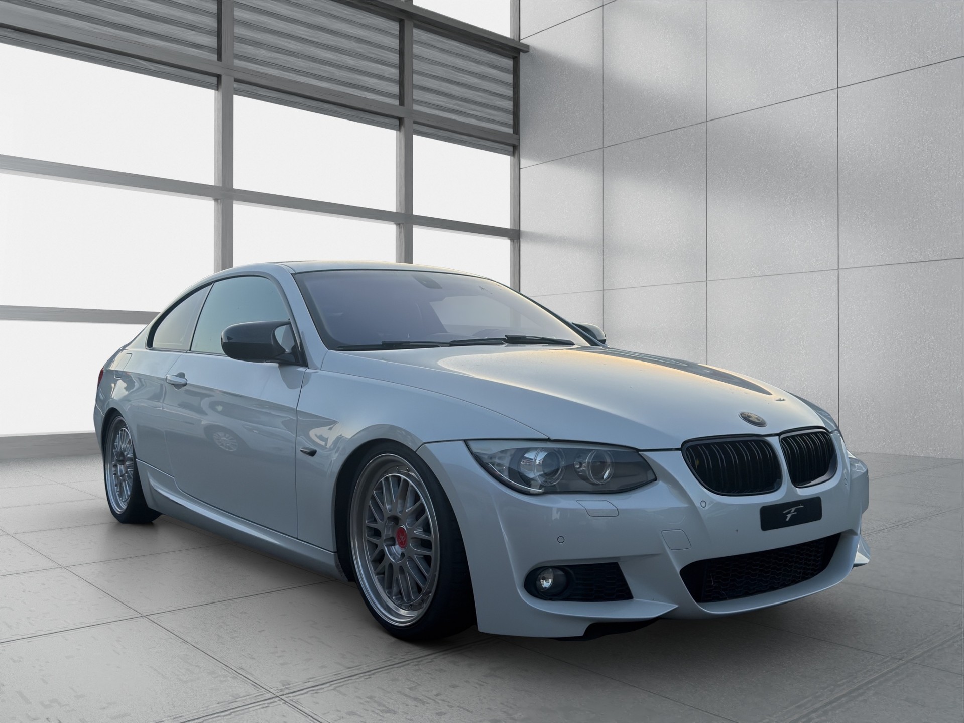 BMW 325i xDrive Coupé-image-2