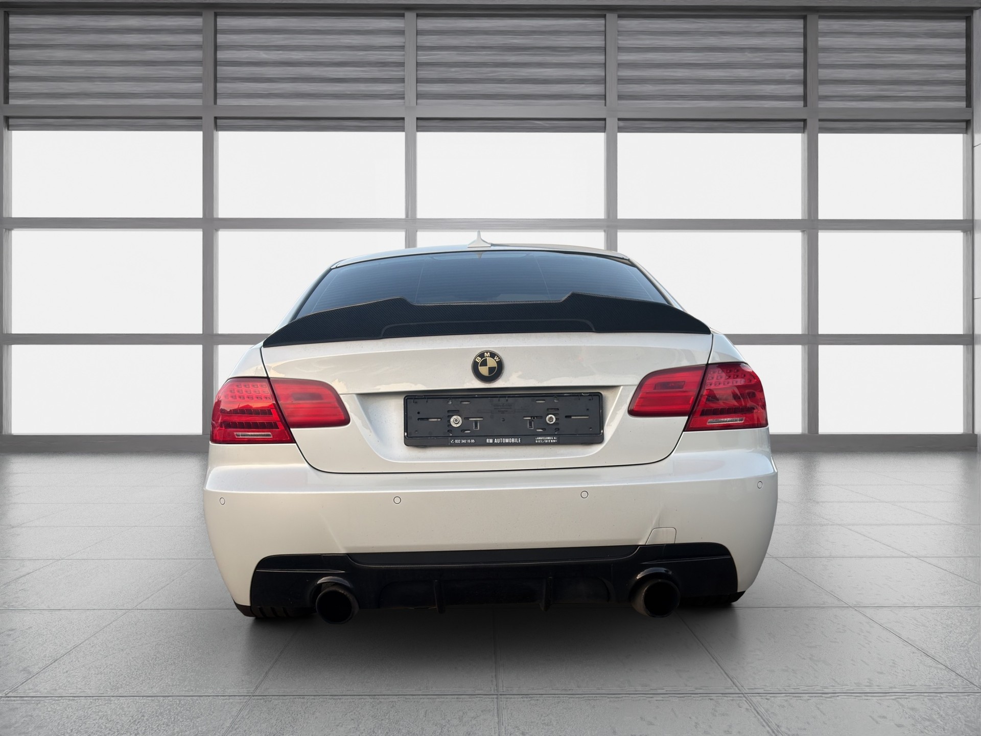 BMW 325i xDrive Coupé-image-5