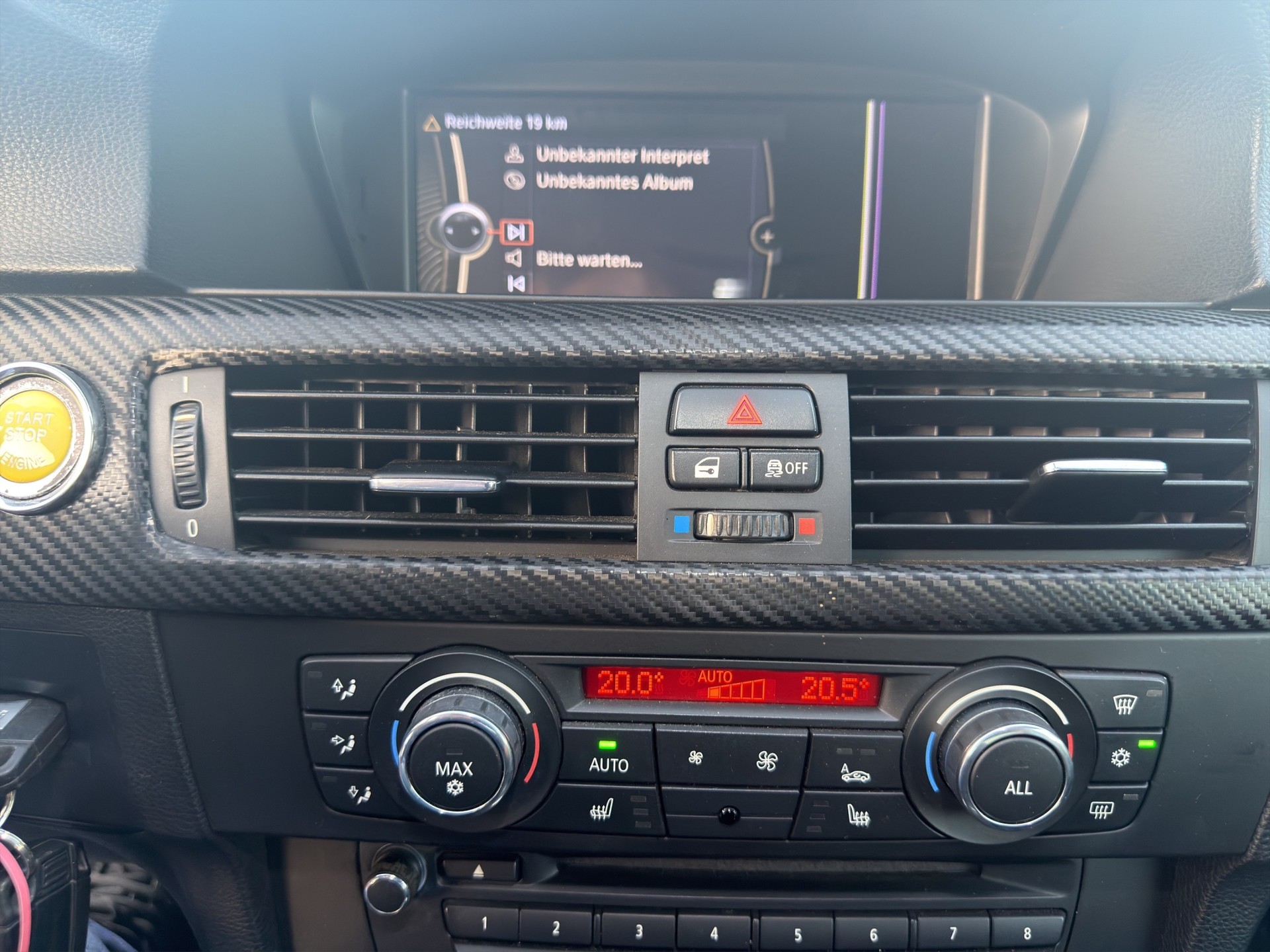 BMW 325i xDrive Coupé-image-9
