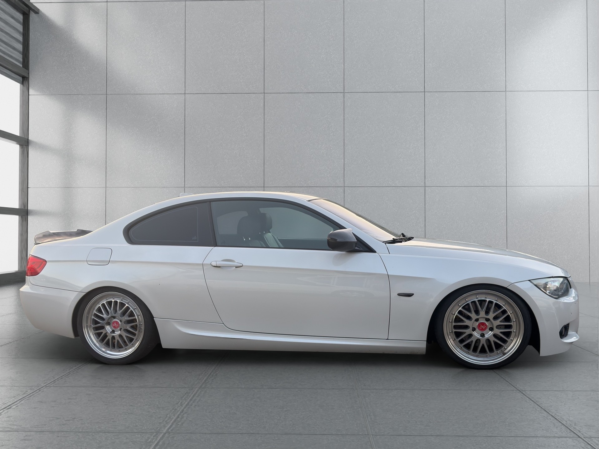 BMW 325i xDrive Coupé-image-3
