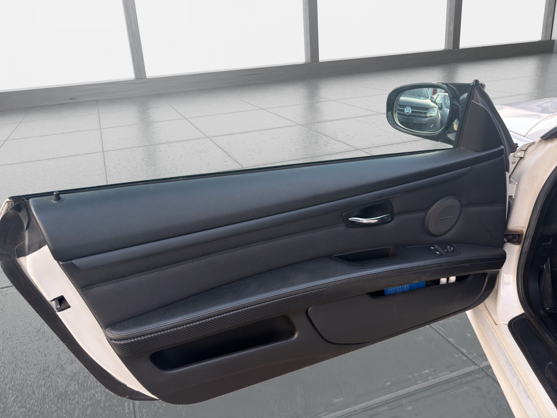 BMW 325i xDrive Coupé-image-12