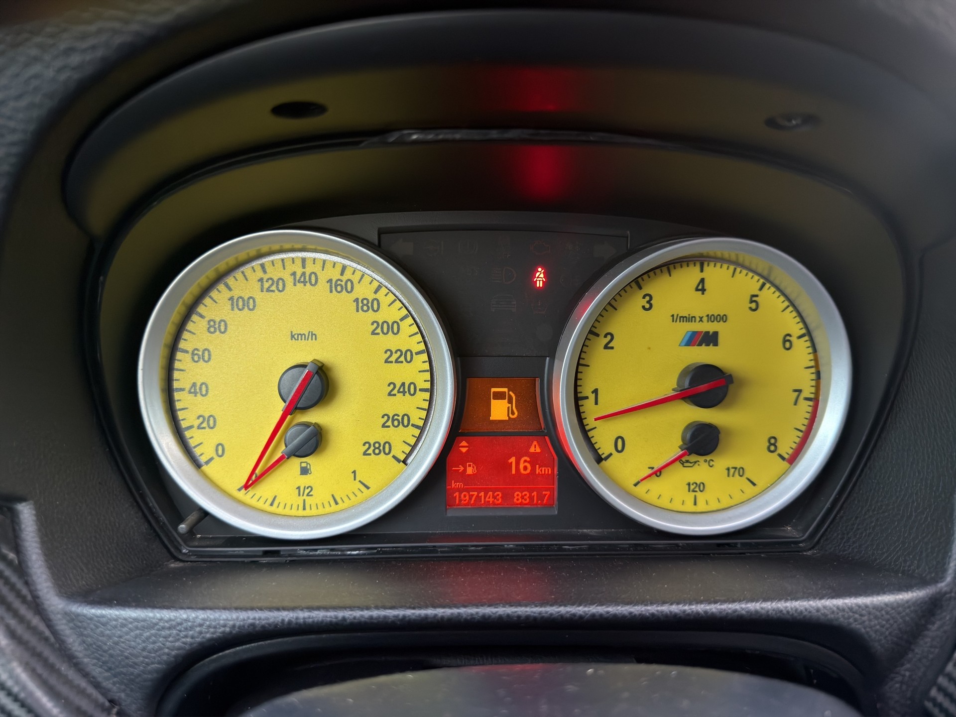 BMW 325i xDrive Coupé-image-13