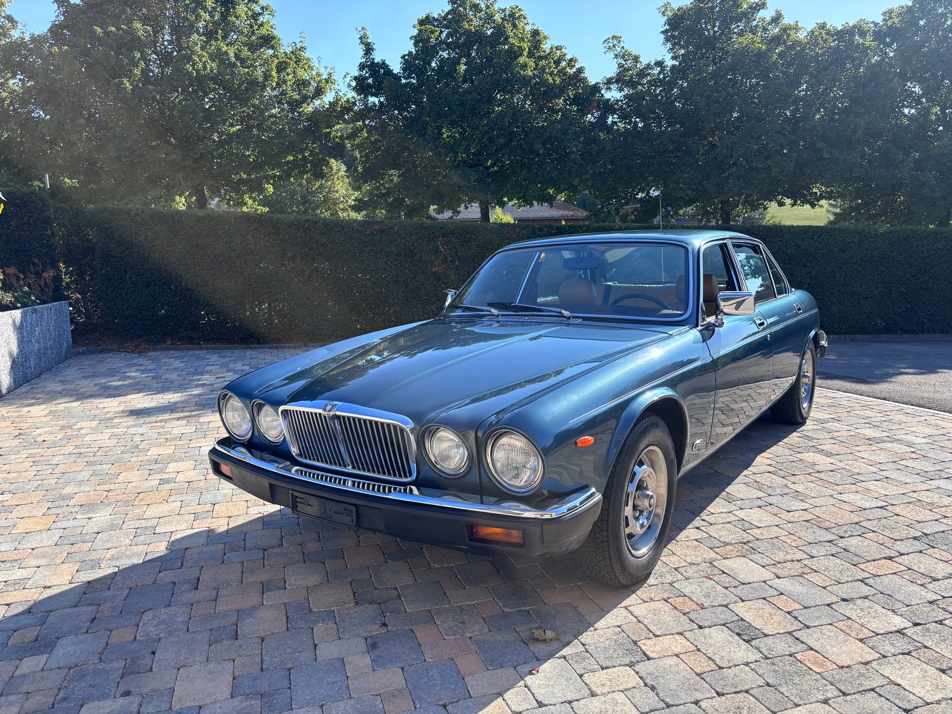 JAGUAR XJ-image-0