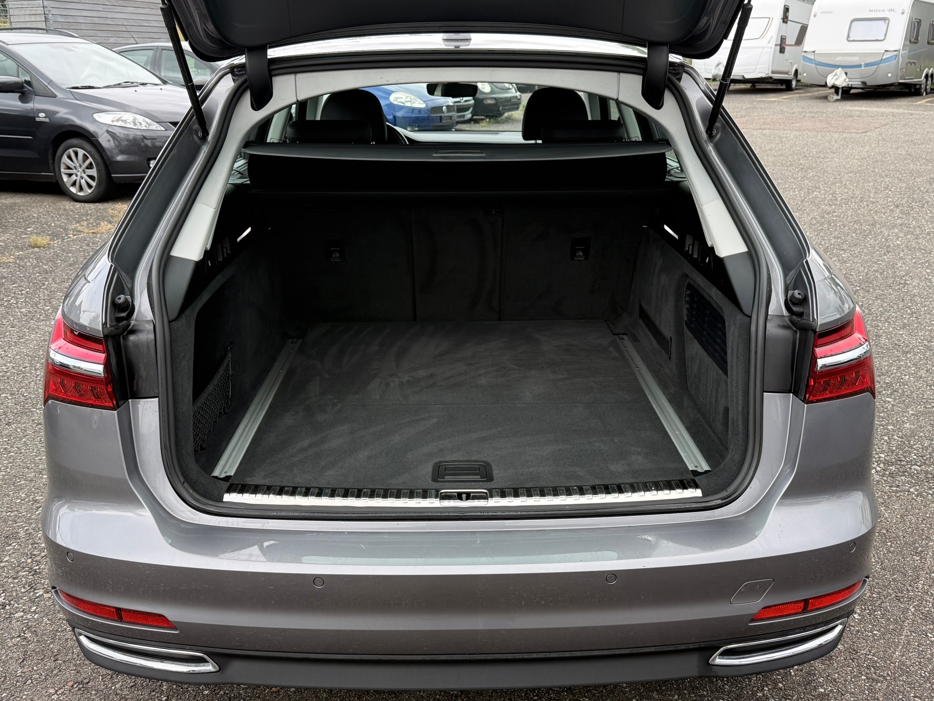 AUDI A6 Avant 40 TDI Design quattro S-tronic-image-8