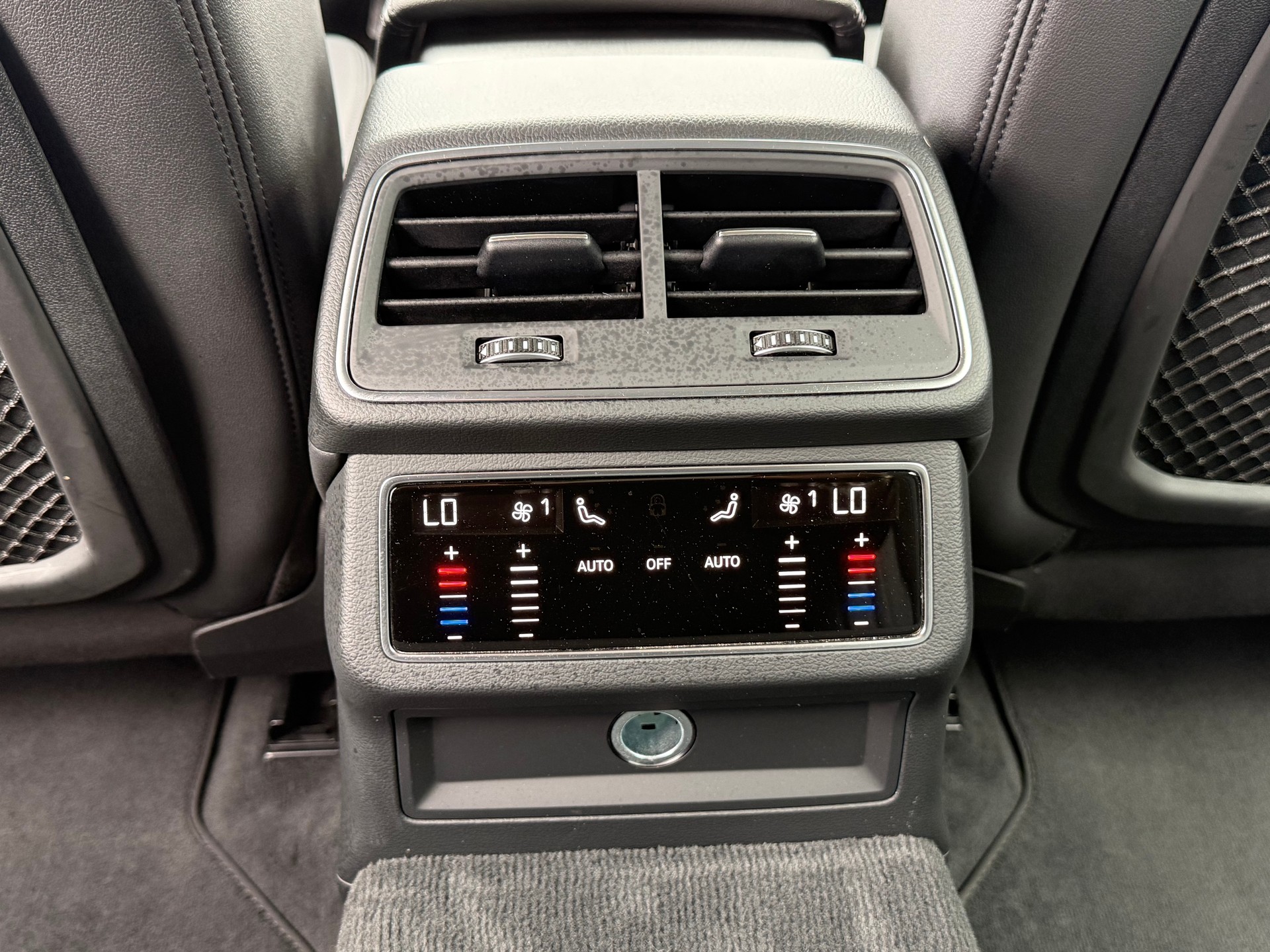 AUDI A6 Avant 40 TDI Design quattro S-tronic-image-7