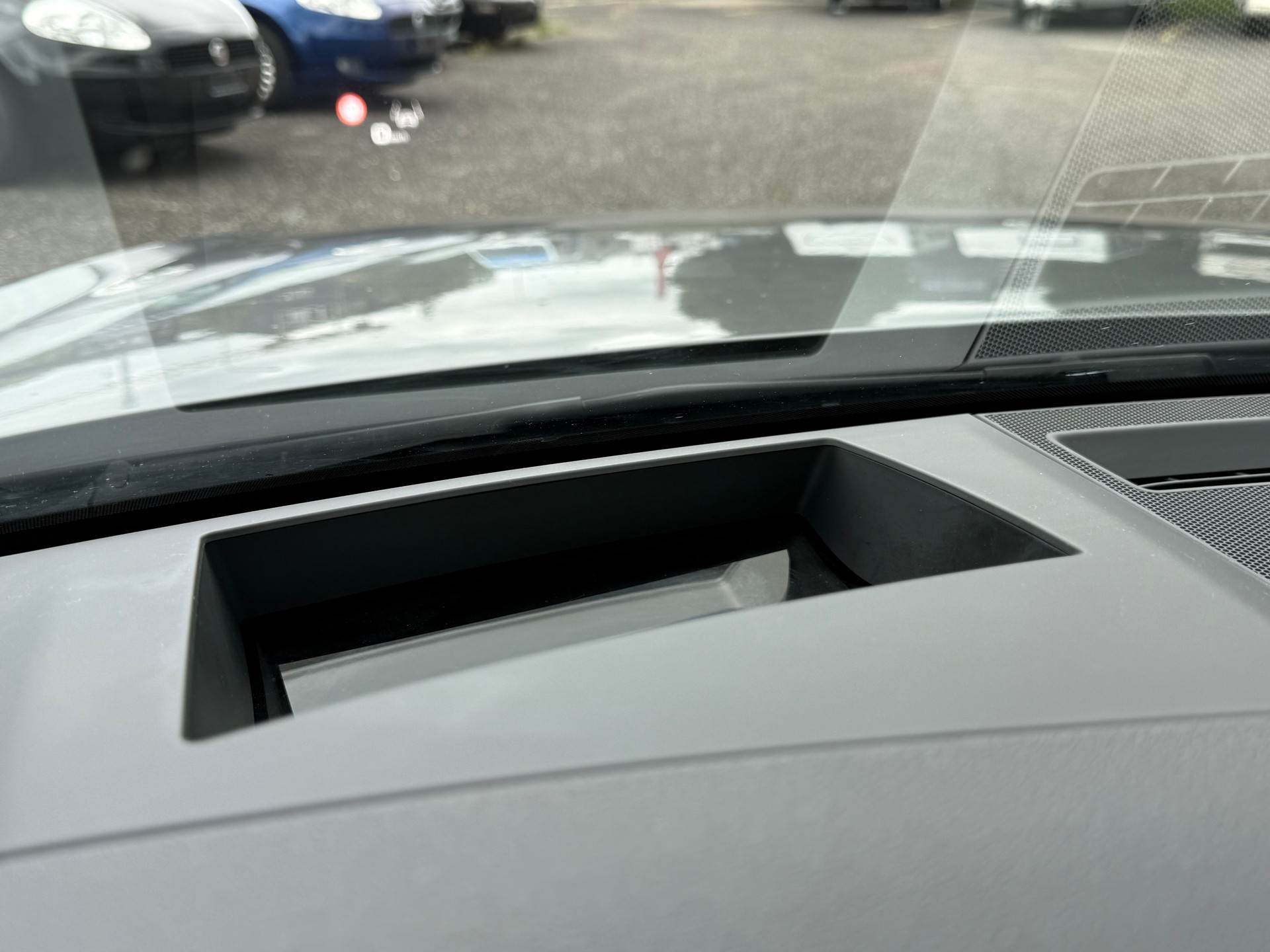 AUDI A6 Avant 40 TDI Design quattro S-tronic-image-10