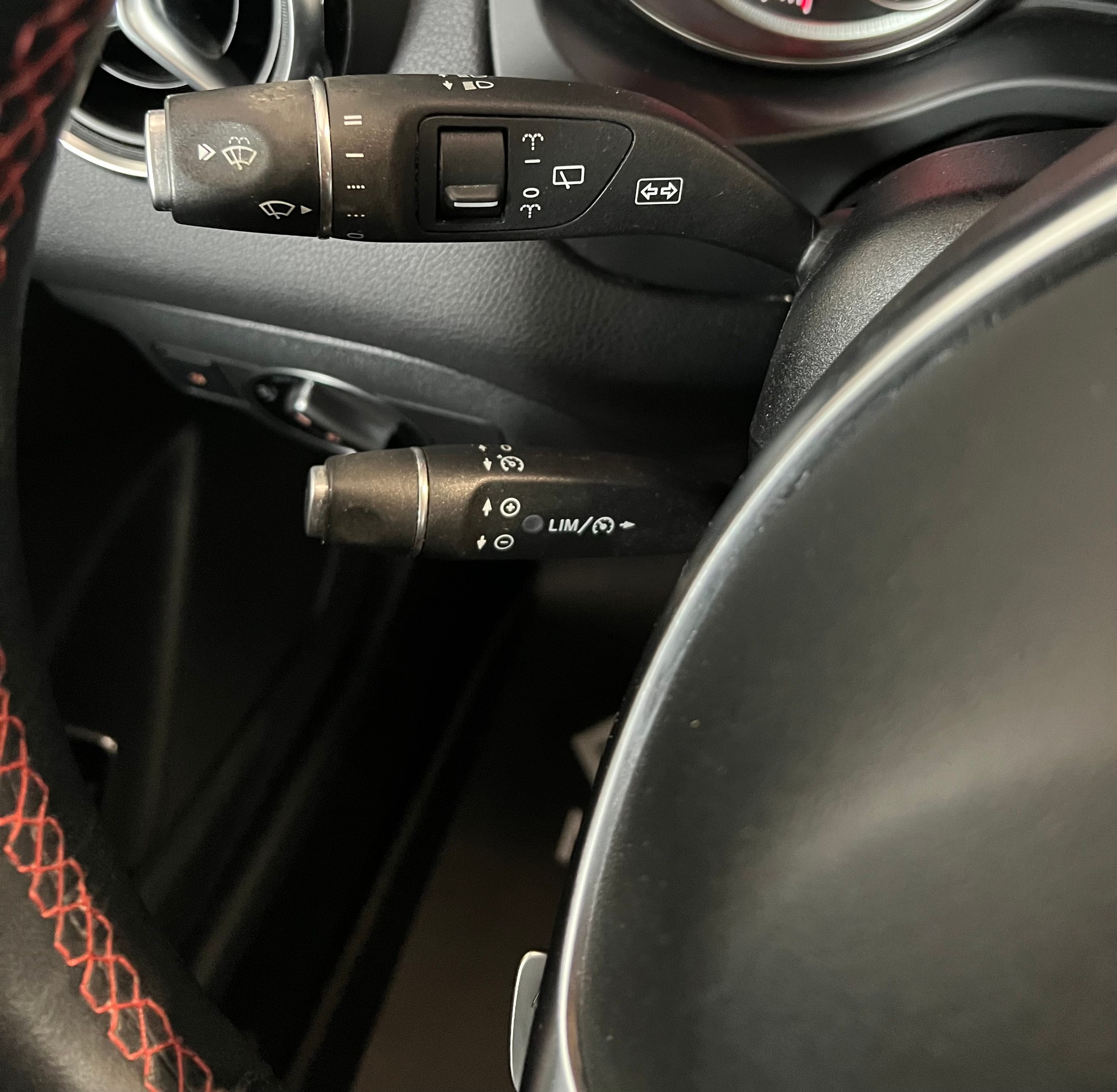 MERCEDES-BENZ GLA 250 AMG Line 4Matic 7G-DCT-image-10