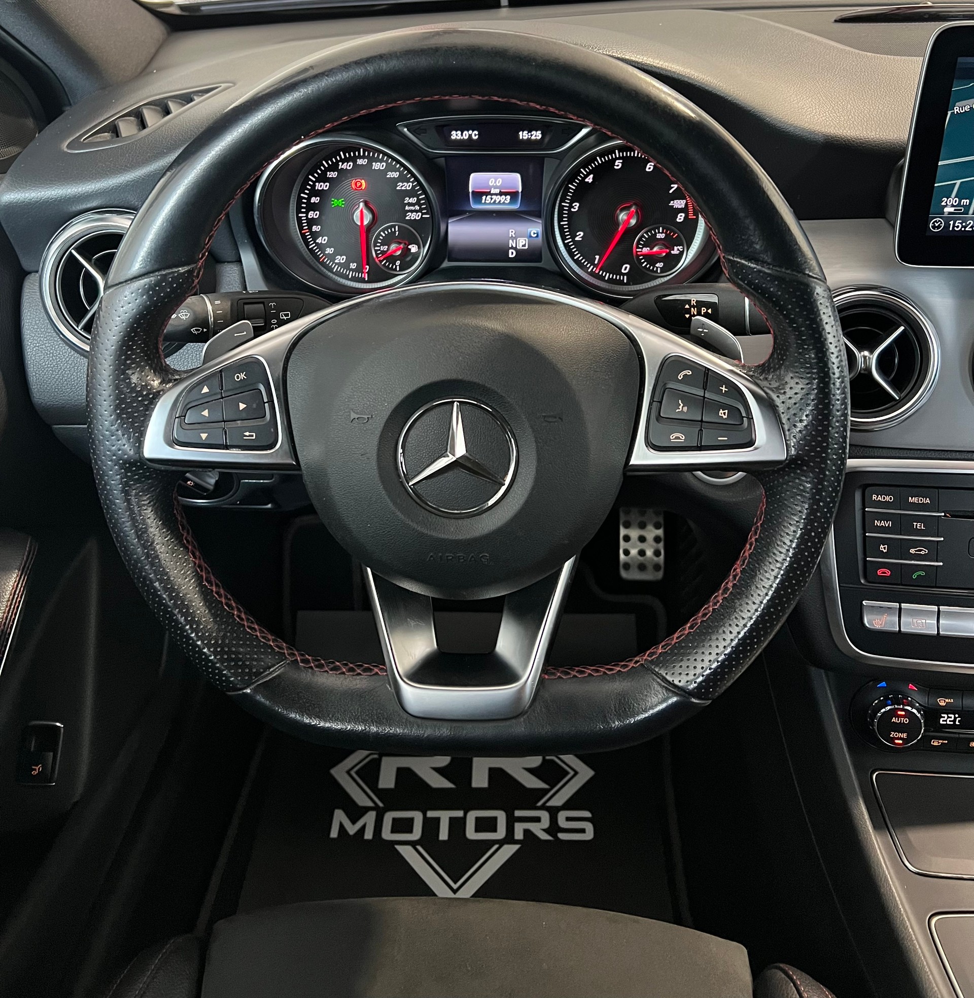 MERCEDES-BENZ GLA 250 AMG Line 4Matic 7G-DCT-image-9