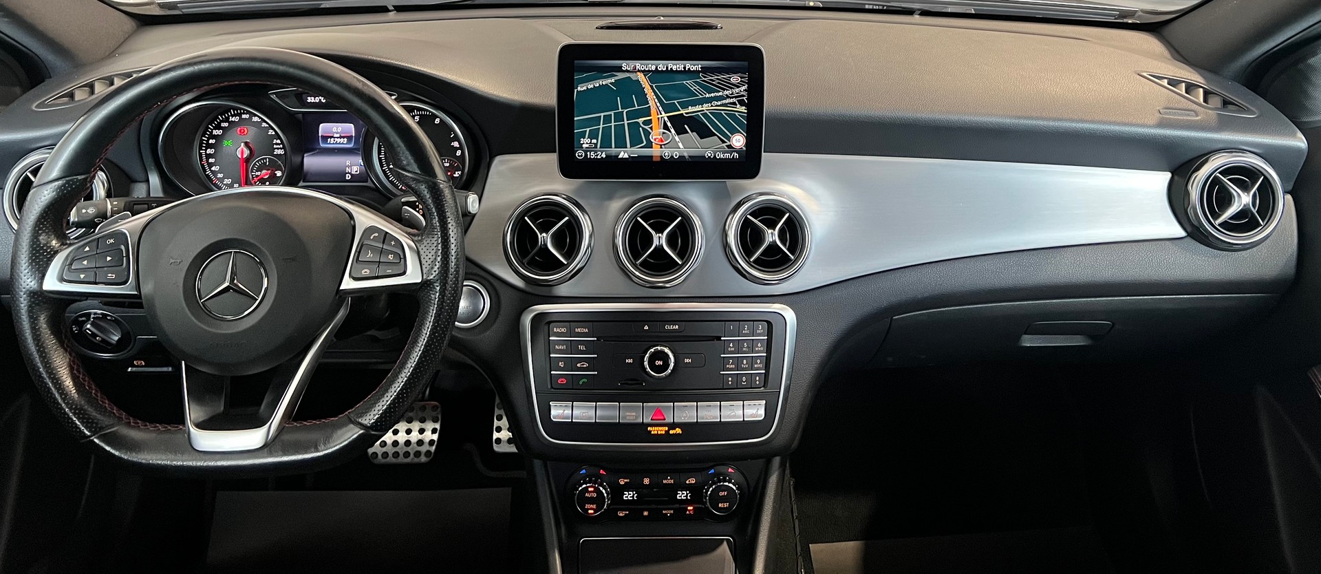 MERCEDES-BENZ GLA 250 AMG Line 4Matic 7G-DCT-image-8