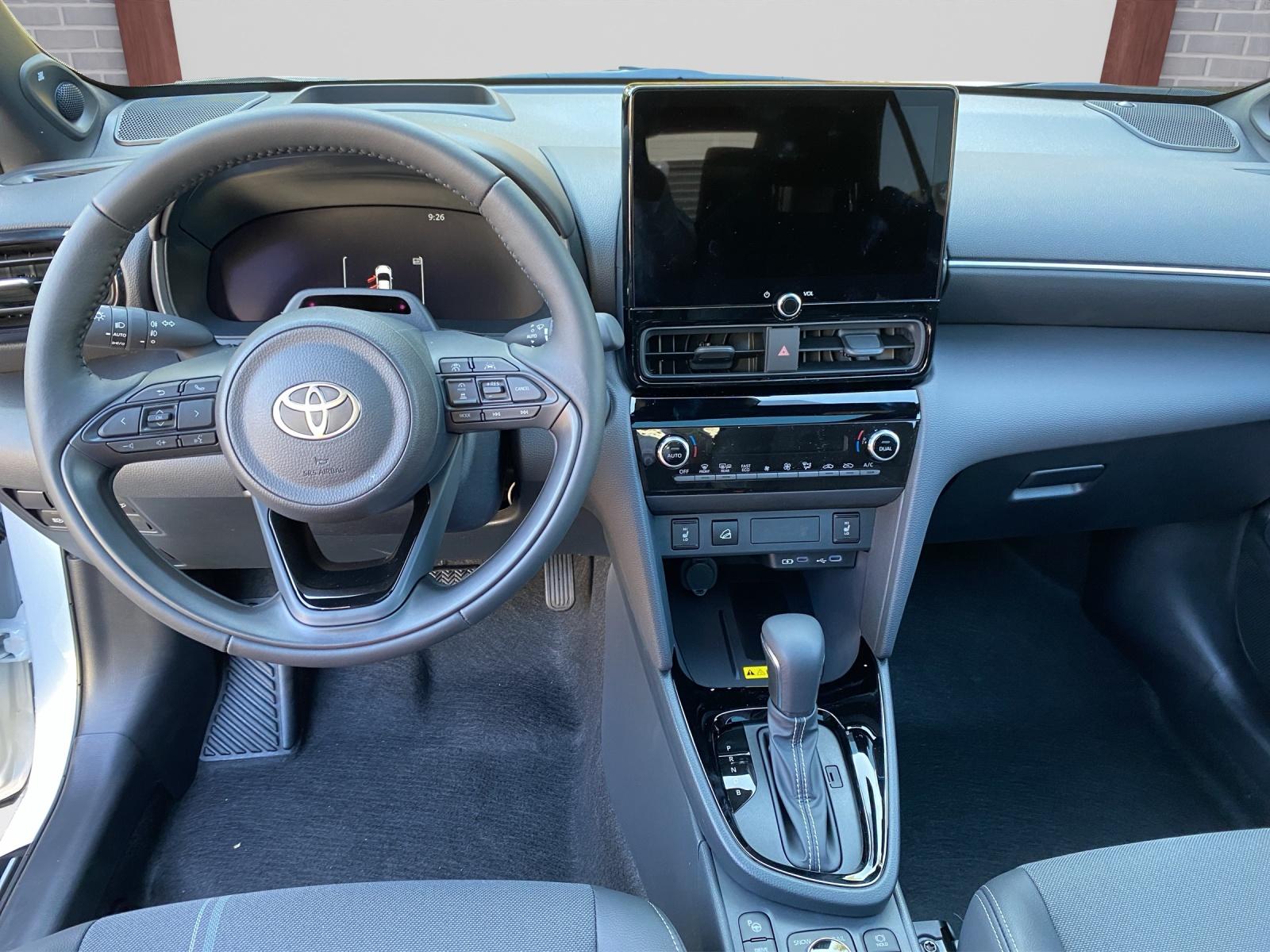 TOYOTA Yaris Cross 1.5 VVT-i HSD Premium AWD-i-image-6