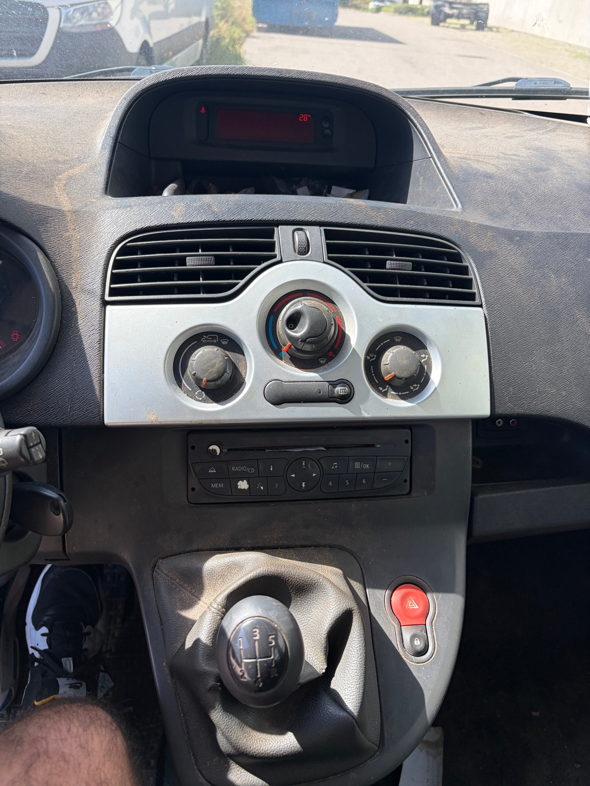 RENAULT Kangoo 1.5 dCi Expression-image-6