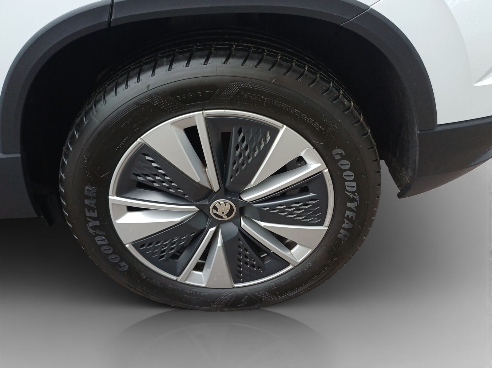 SKODA Karoq 2.0 TDI CR Ambition 4x4 DSG-image-14