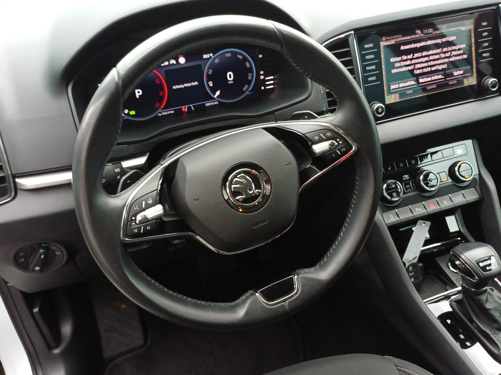 SKODA Karoq 2.0 TDI CR Ambition 4x4 DSG-image-9