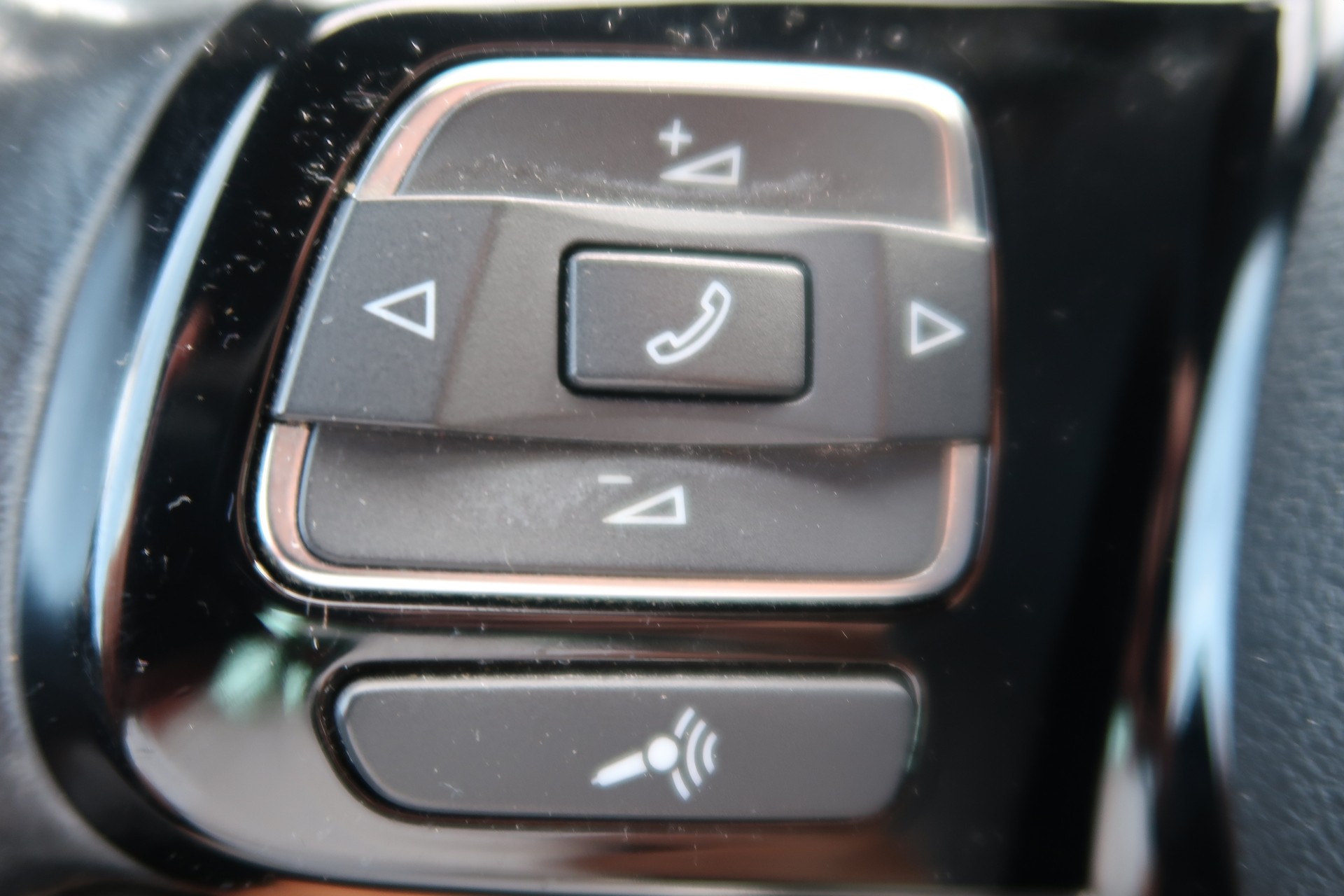 VW Beetle 1.4 TSI Sport-image-12
