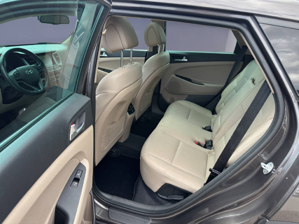 HYUNDAI TUCSON 2.0 CRDi Vertex 4WD-image-10