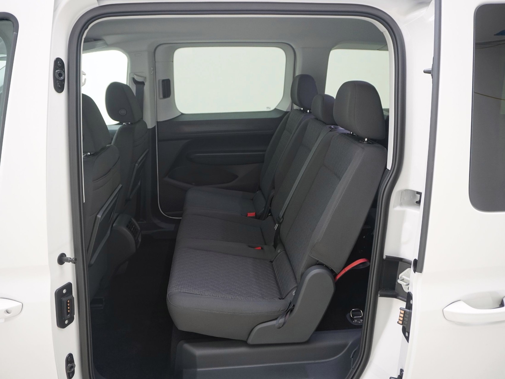 VW Caddy Maxi 2.0 TDI Edition 4Motion-image-12
