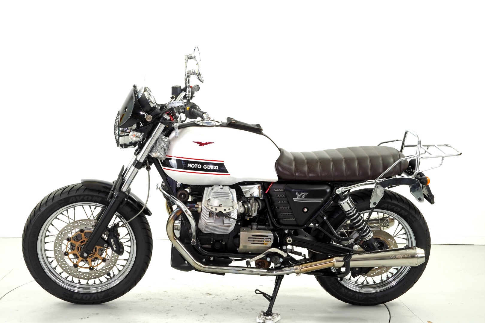 MOTO GUZZI V7 Classic-image-4