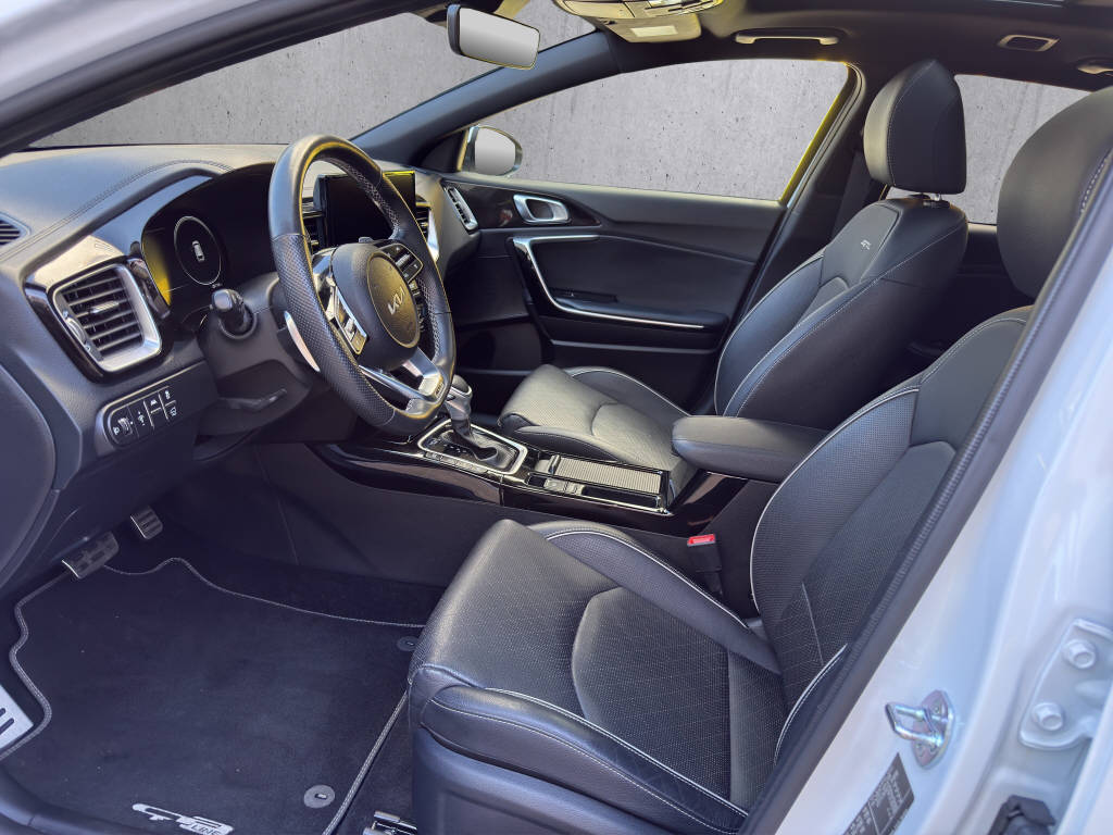 KIA Ceed SW 1.5 T-GDi MHEV GT-Line-image-8