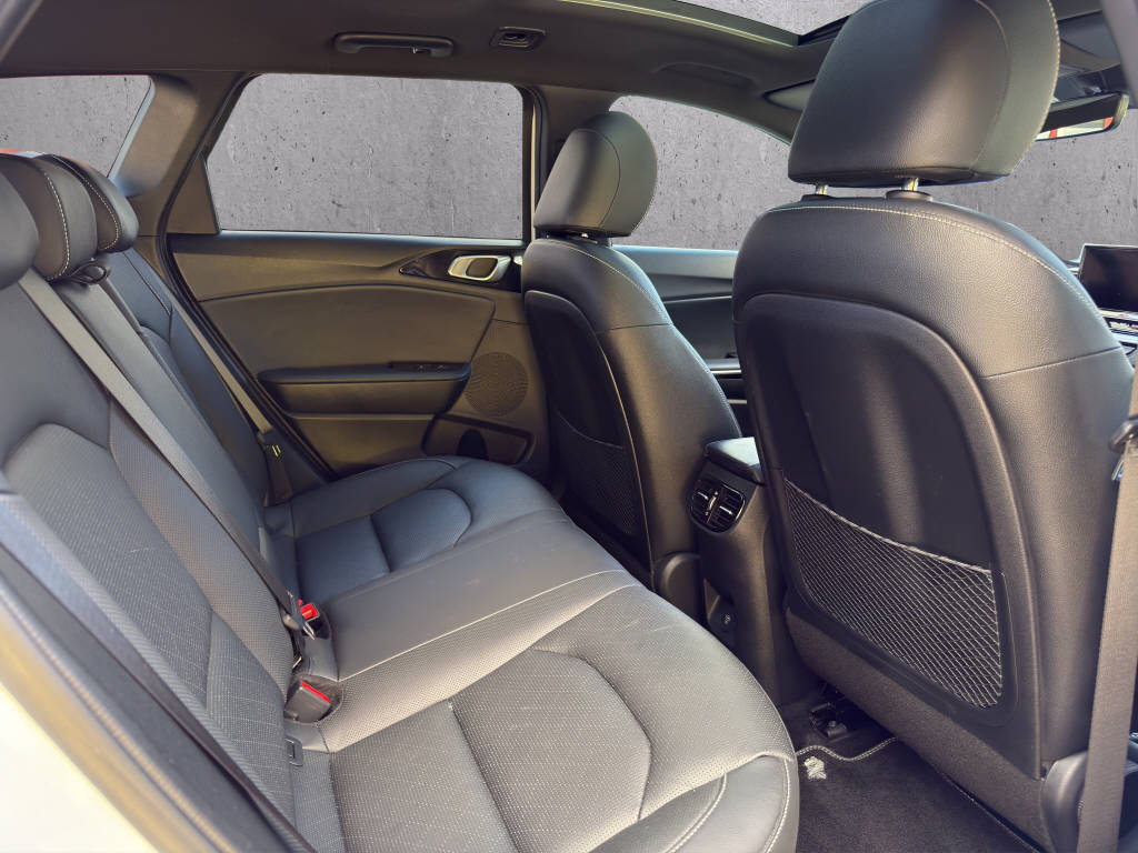 KIA Ceed SW 1.5 T-GDi MHEV GT-Line-image-12