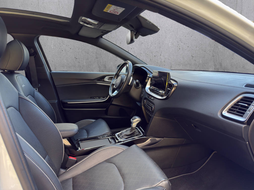 KIA Ceed SW 1.5 T-GDi MHEV GT-Line-image-9