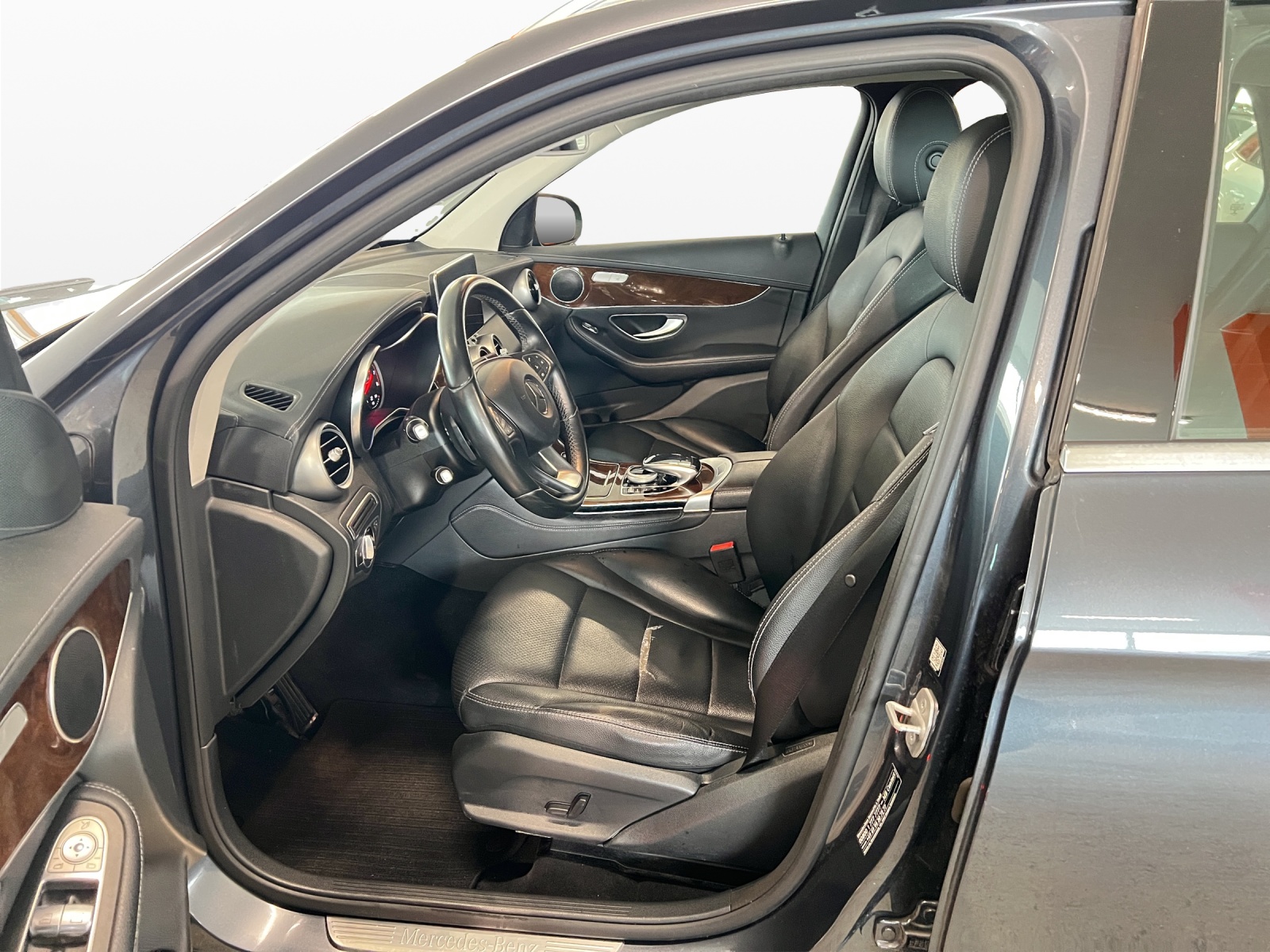 MERCEDES-BENZ GLC 250 Exclusive 4Matic 9G-Tronic-image-9