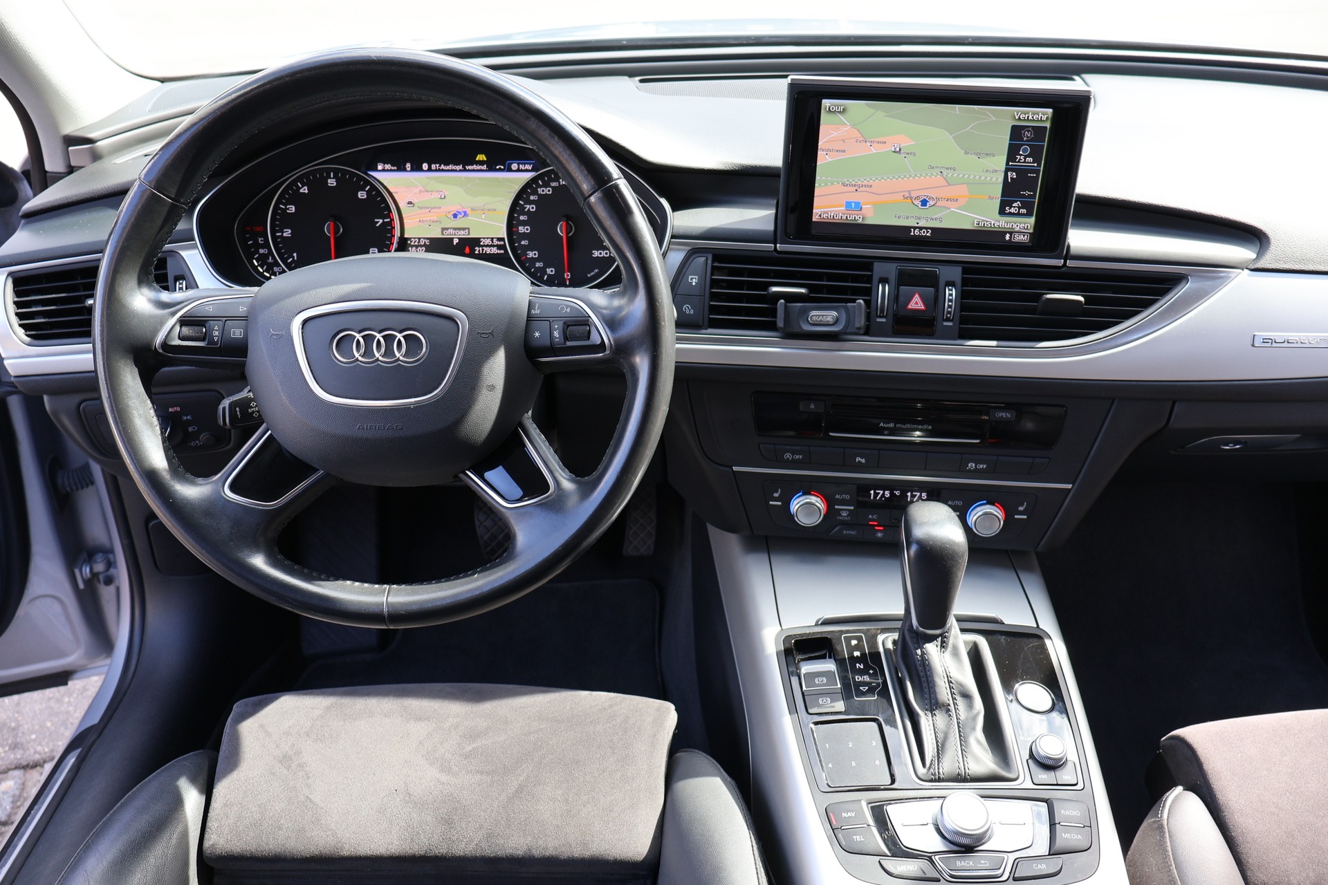 AUDI A6 Avant 2.0 TFSI quattro S-tronic-image-14