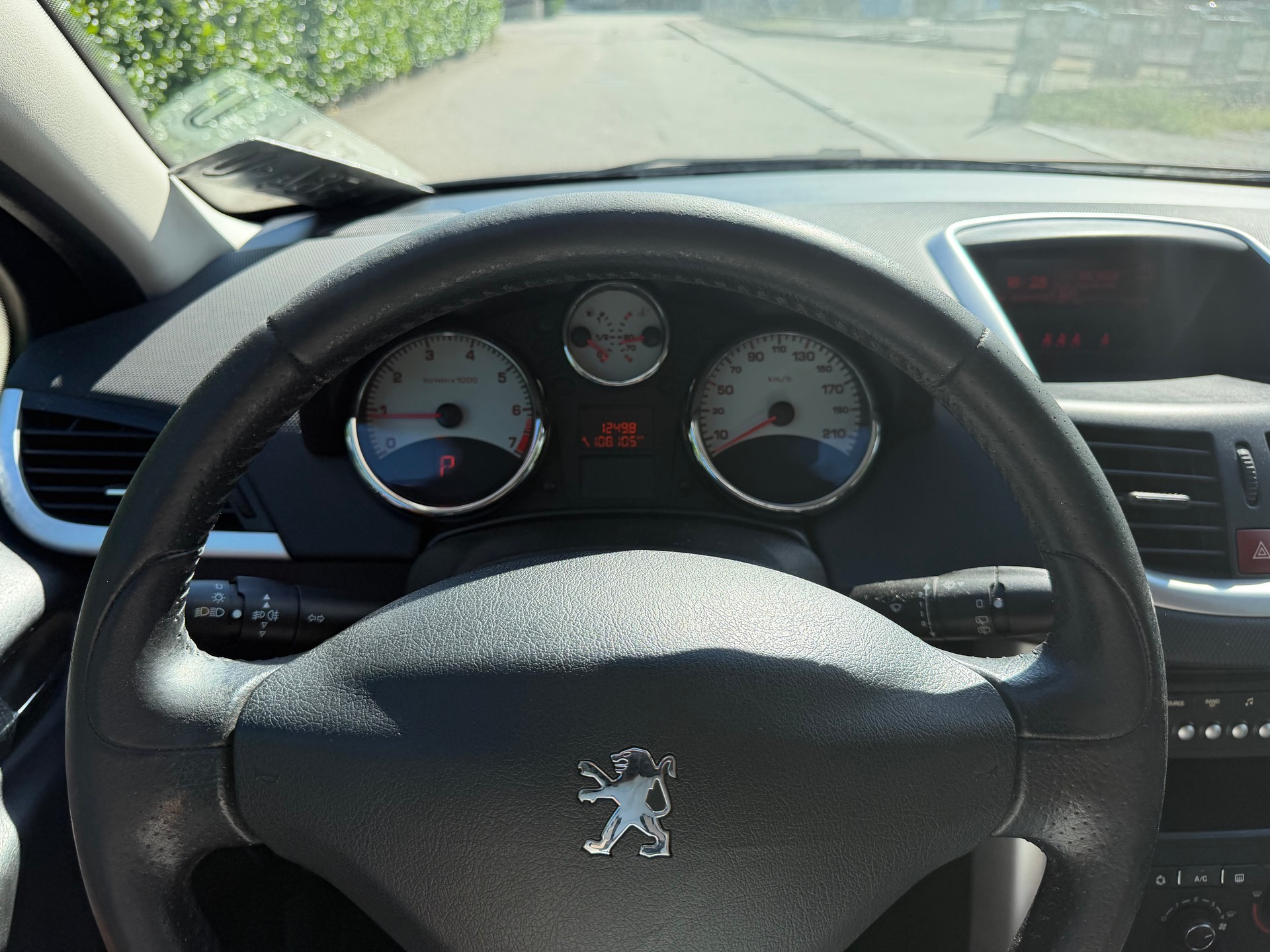 PEUGEOT 207 1.6 16V Sport Automatic-image-10