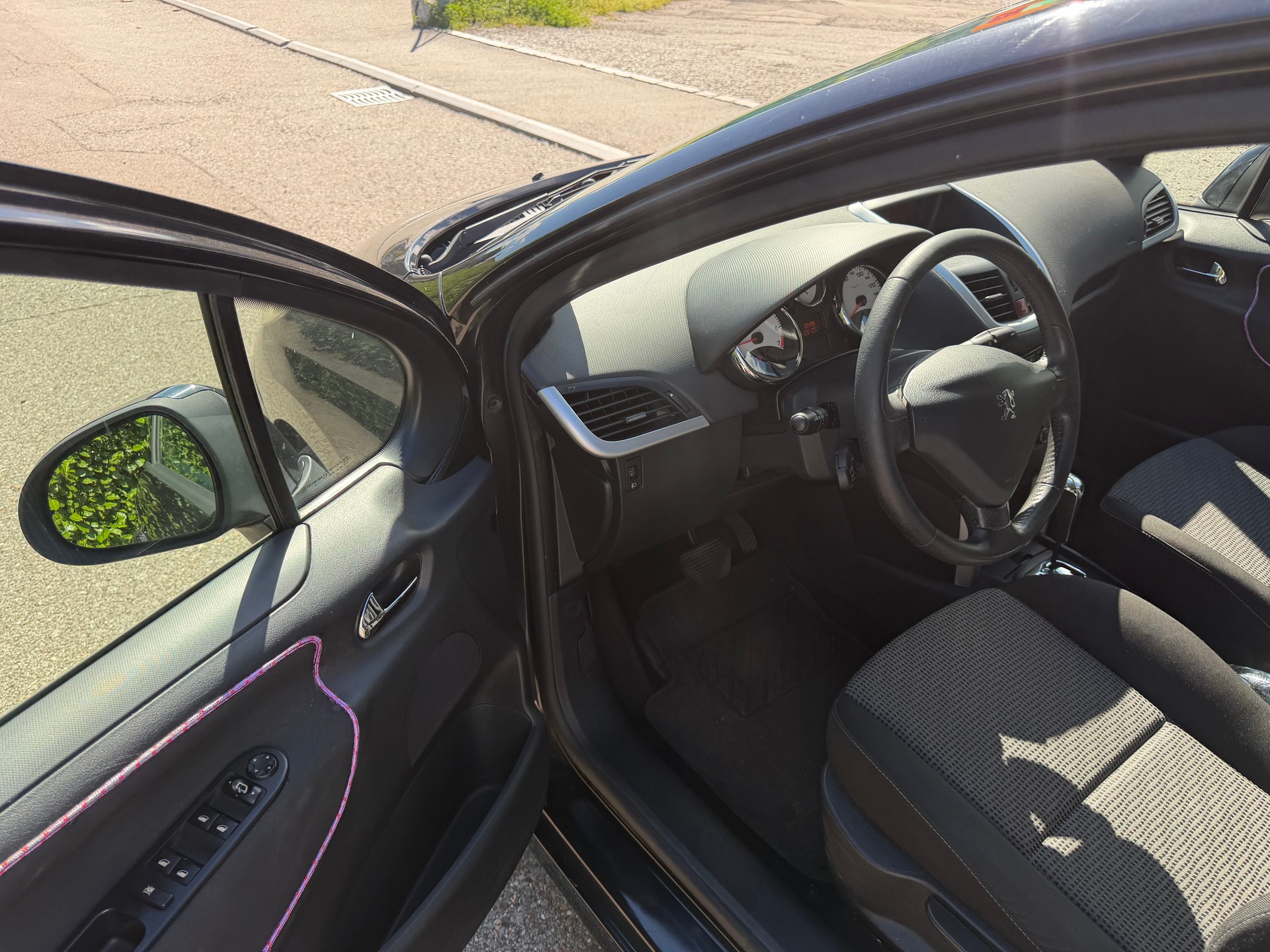 PEUGEOT 207 1.6 16V Sport Automatic-image-5