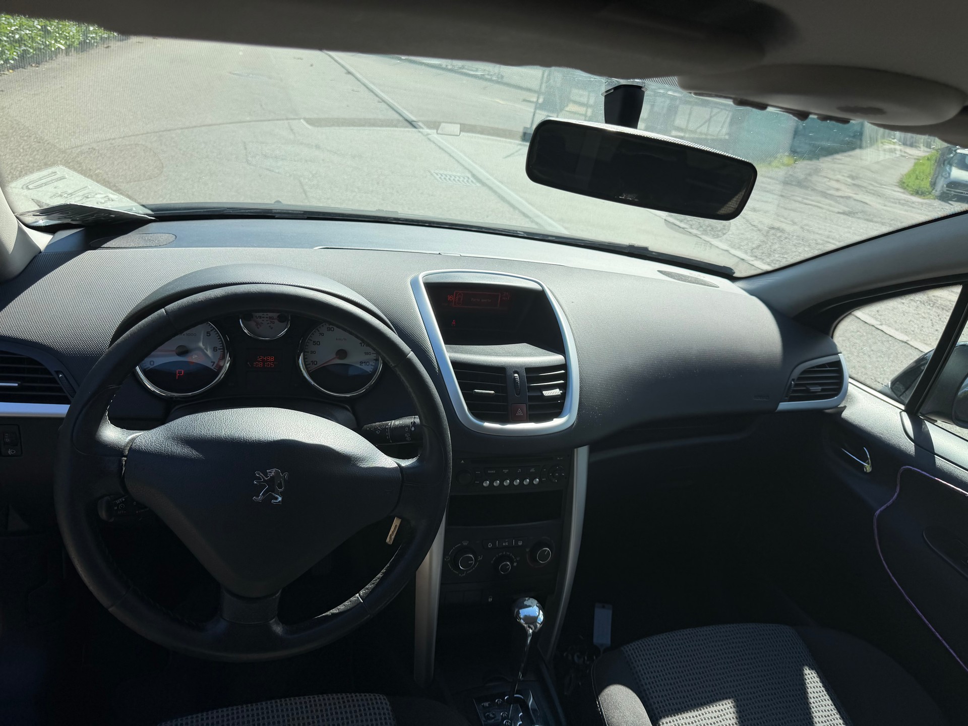 PEUGEOT 207 1.6 16V Sport Automatic-image-8