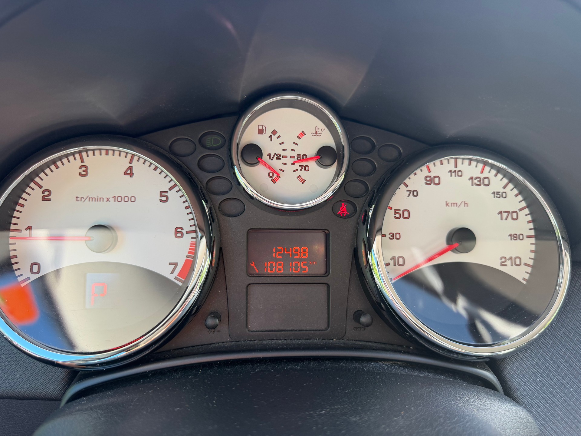 PEUGEOT 207 1.6 16V Sport Automatic-image-9