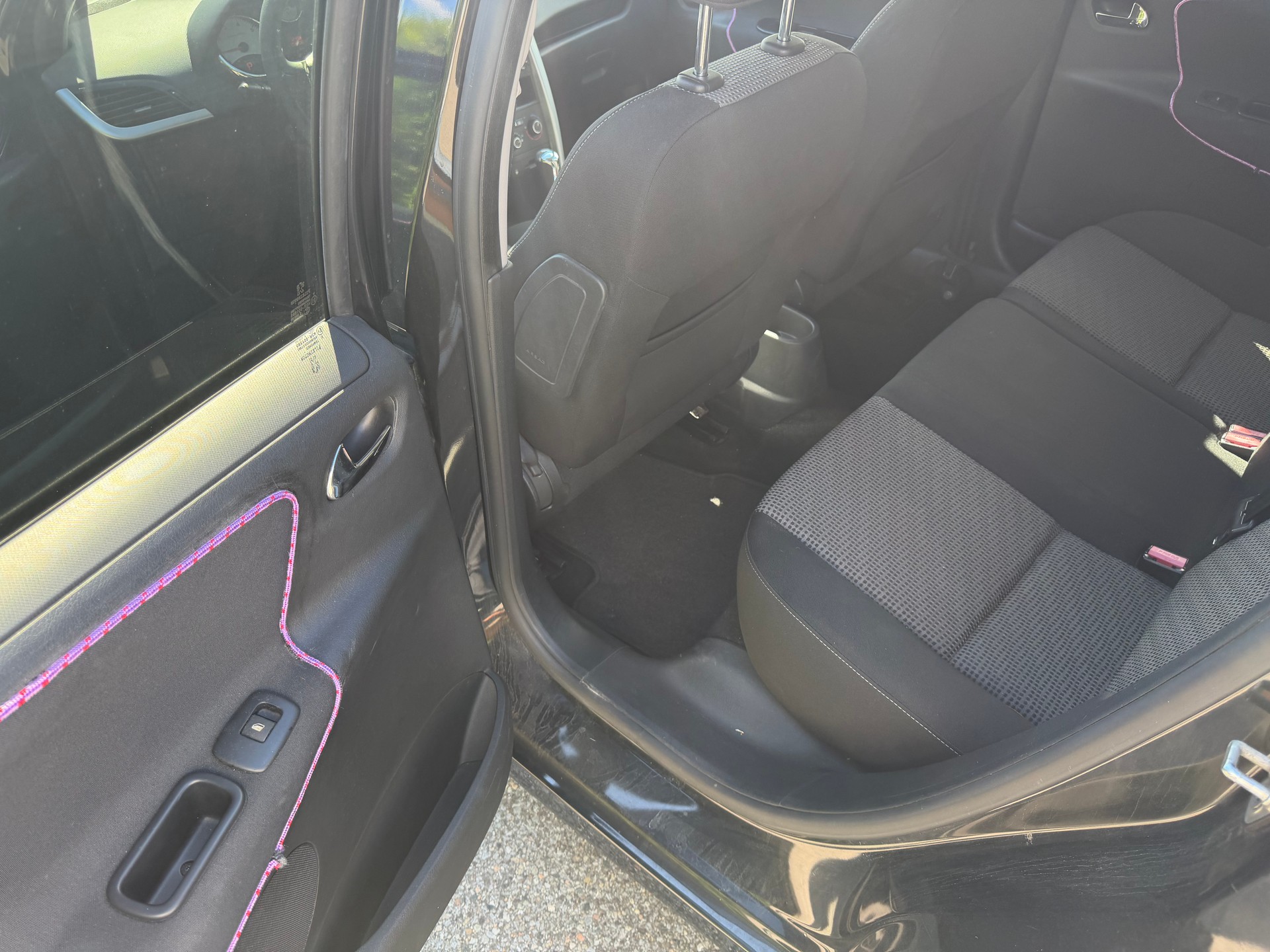 PEUGEOT 207 1.6 16V Sport Automatic-image-7