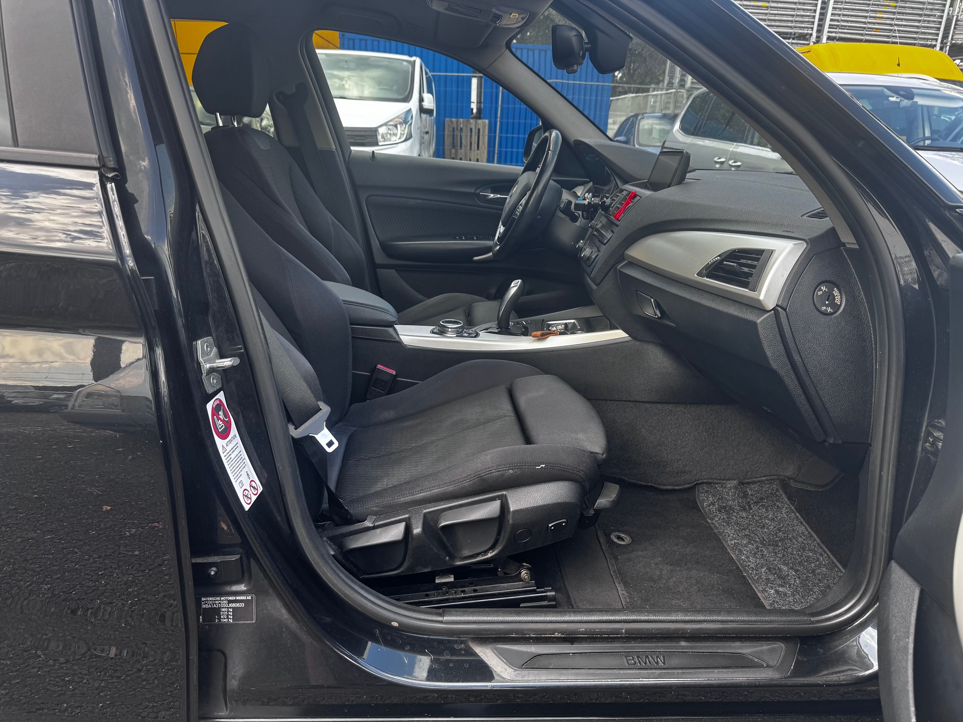 BMW 118i Urban Line Steptronic-image-5