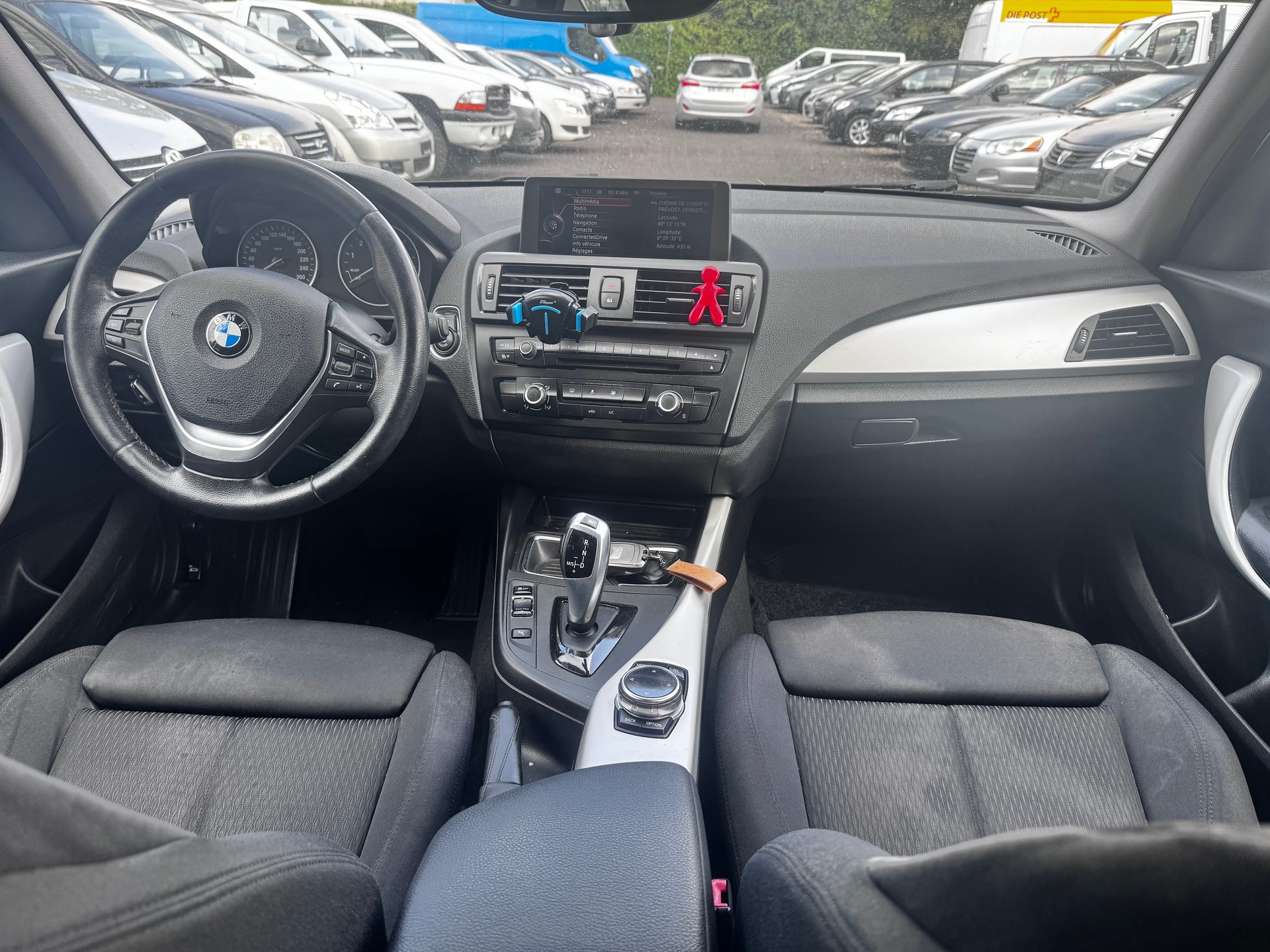 BMW 118i Urban Line Steptronic-image-6
