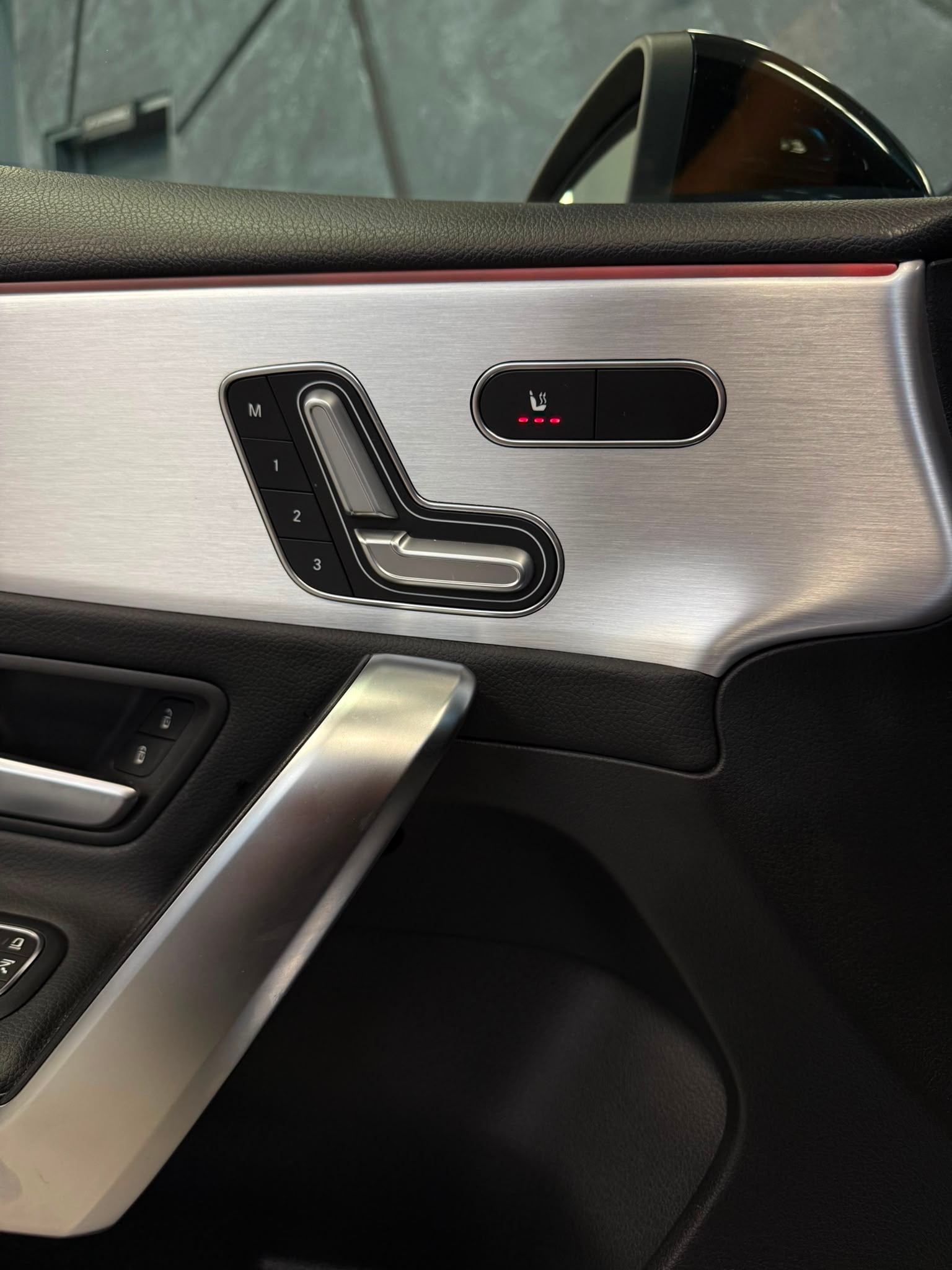 MERCEDES-BENZ A 180 Progressive 7G-DCT-image-14