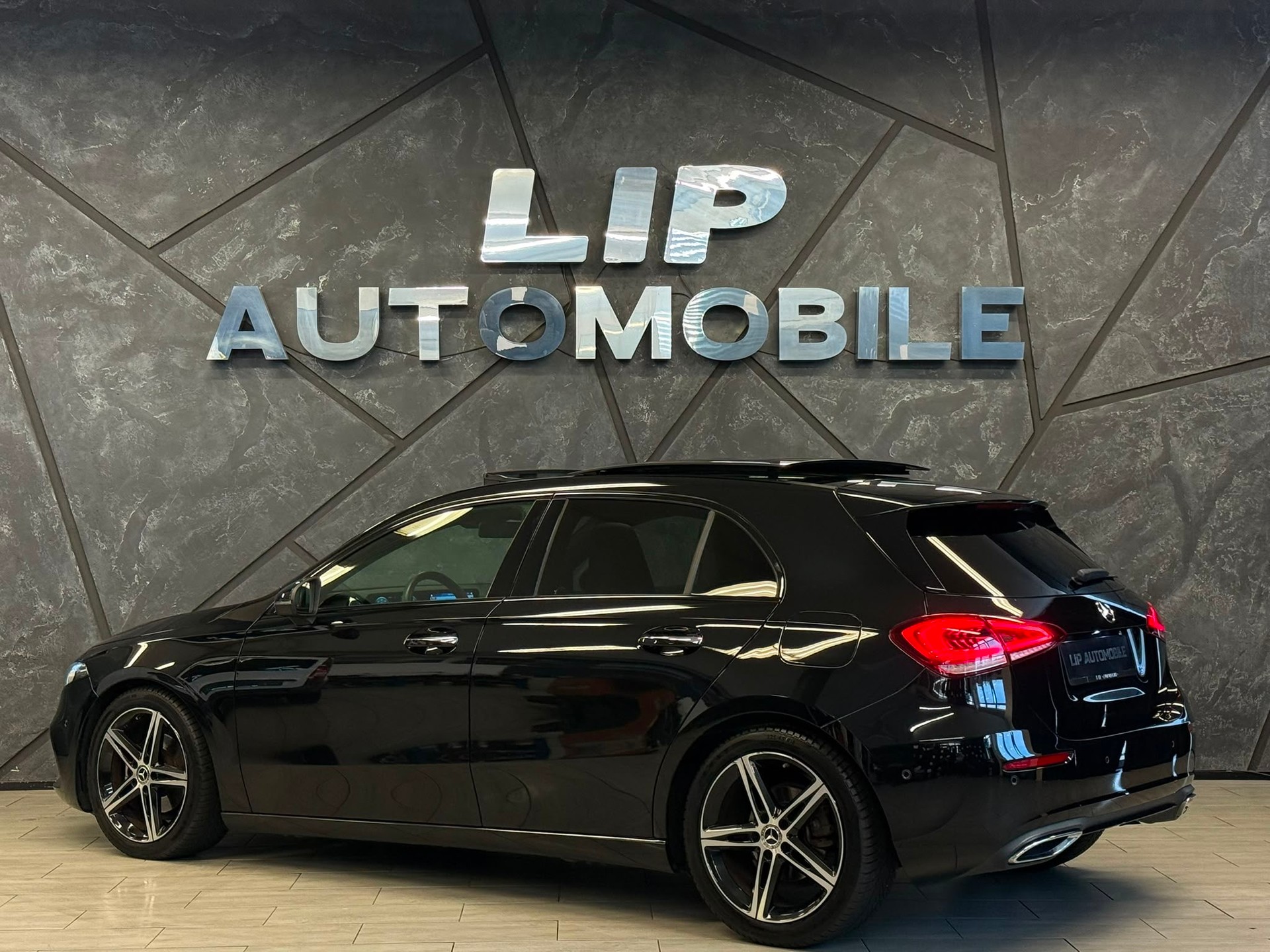 MERCEDES-BENZ A 180 Progressive 7G-DCT-image-7