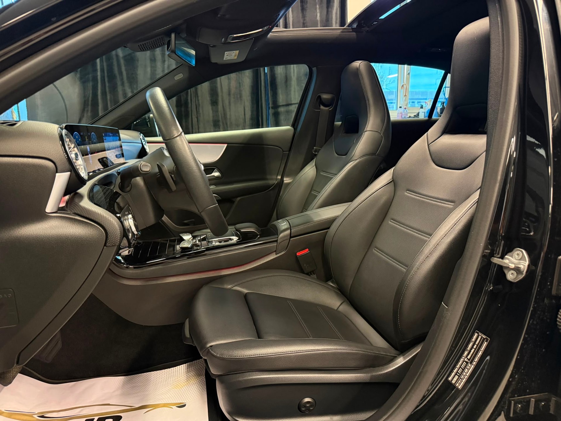 MERCEDES-BENZ A 180 Progressive 7G-DCT-image-10