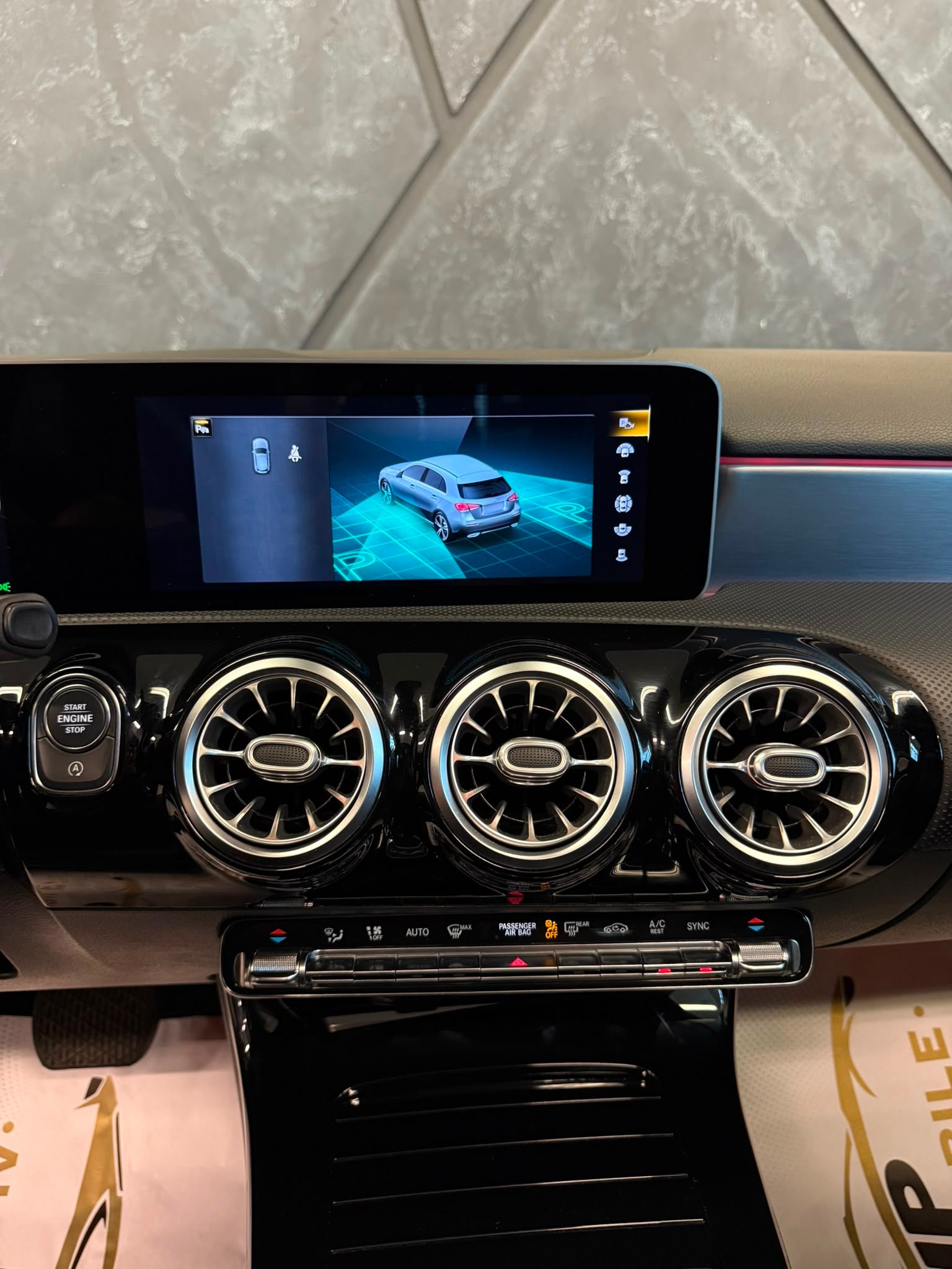 MERCEDES-BENZ A 180 Progressive 7G-DCT-image-13