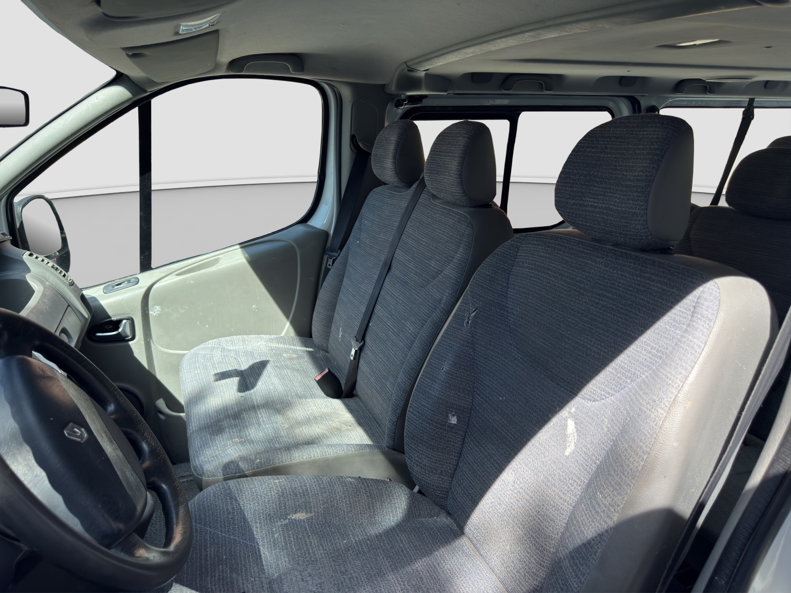 RENAULT Trafic 2.0 dCi L2H1 Grand Passenger Expression-image-9