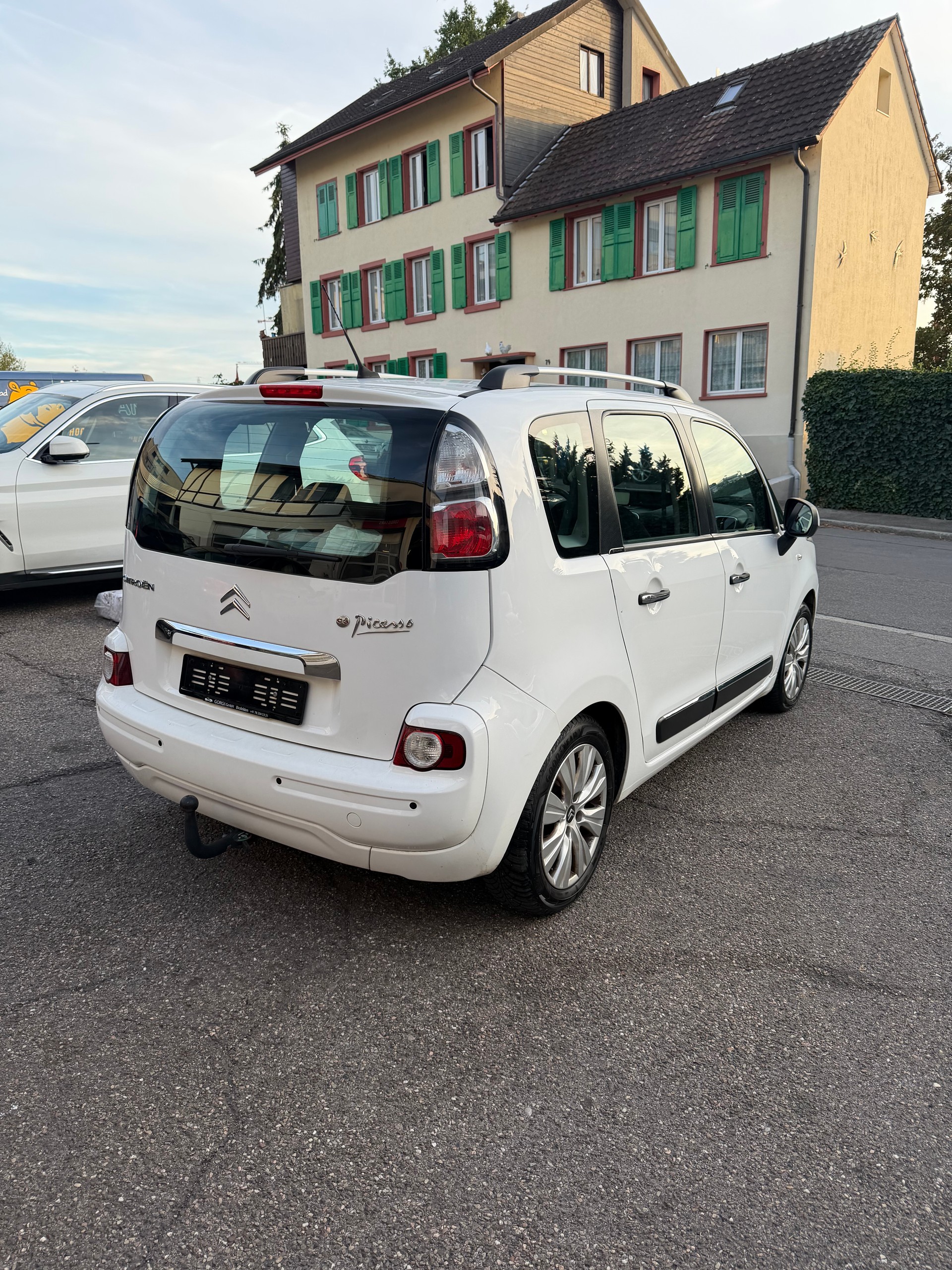 CITROEN C3 Picasso 1.6i 16V Séduction EGS6-image-5