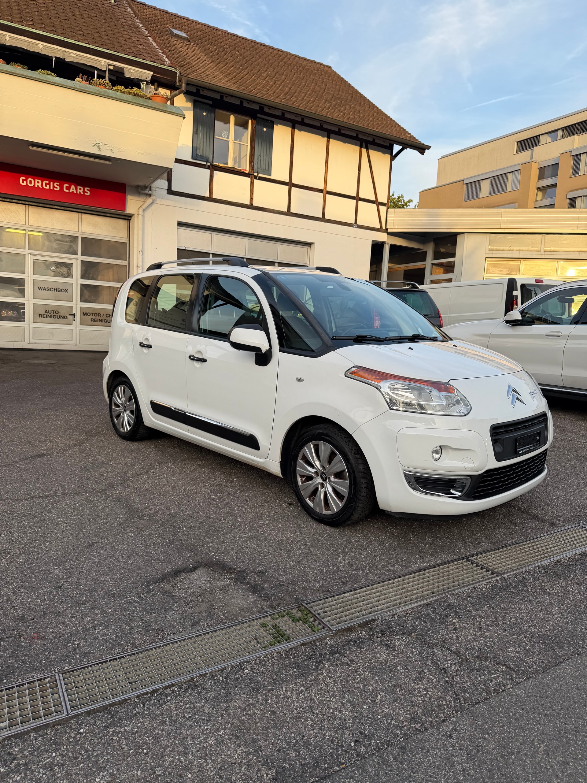 CITROEN C3 Picasso 1.6i 16V Séduction EGS6-image-2