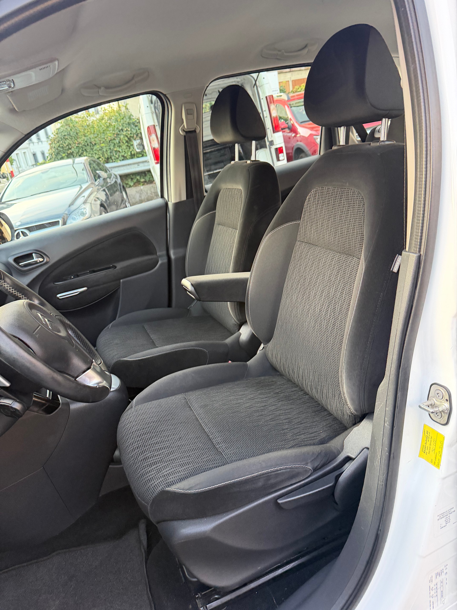 CITROEN C3 Picasso 1.6i 16V Séduction EGS6-image-10