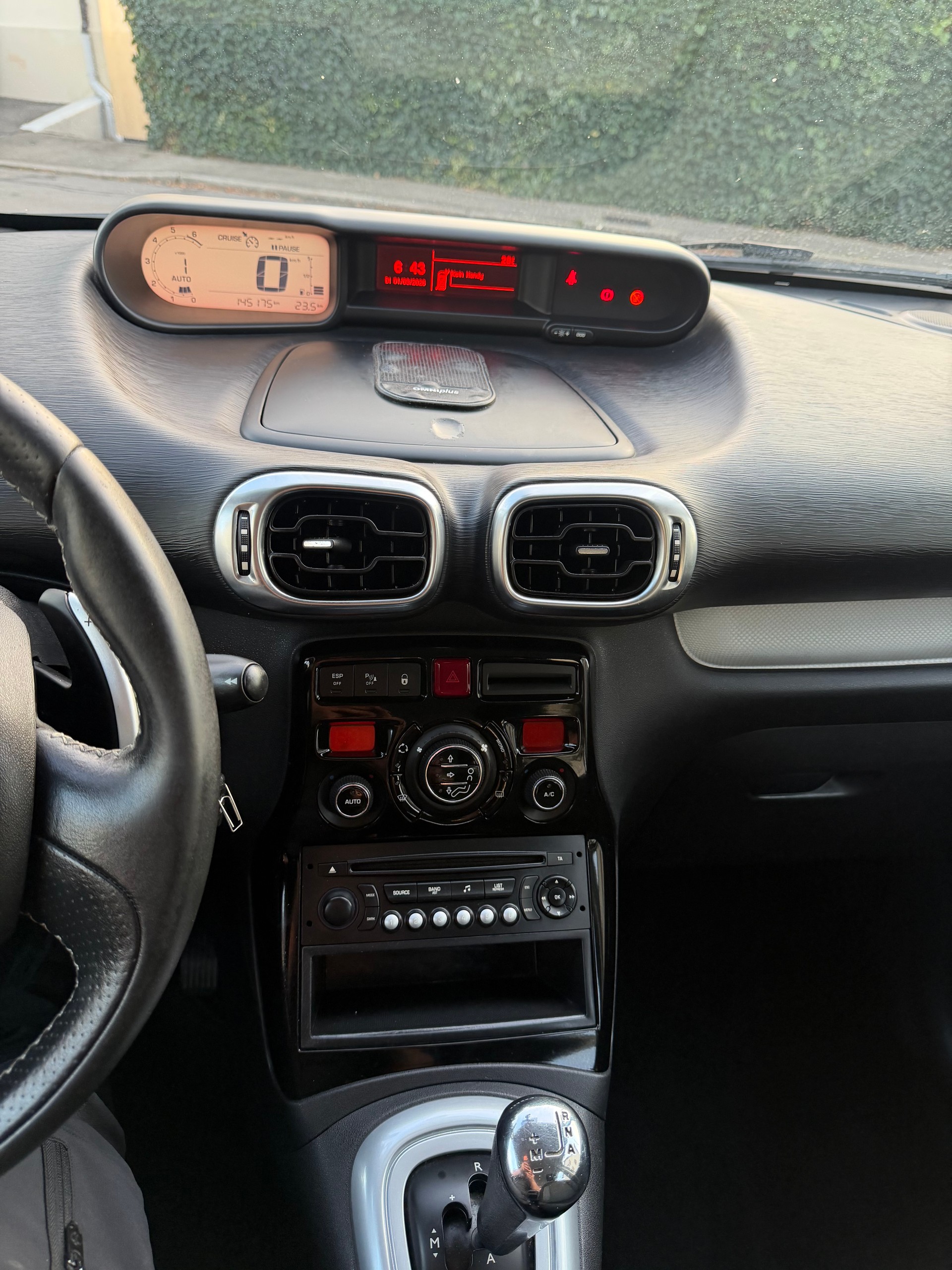 CITROEN C3 Picasso 1.6i 16V Séduction EGS6-image-7