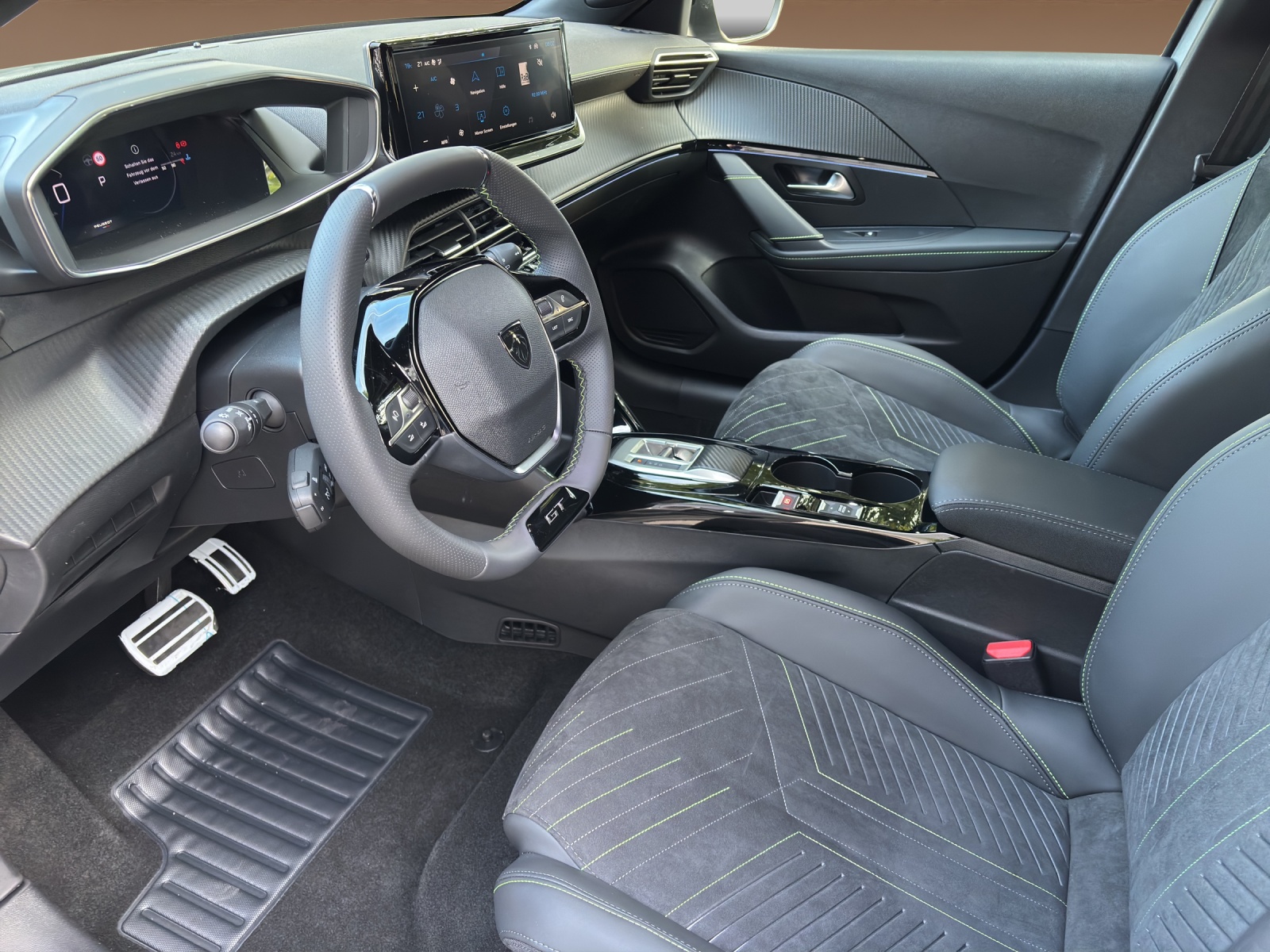 PEUGEOT 208 GT Hybrid 145-image-9