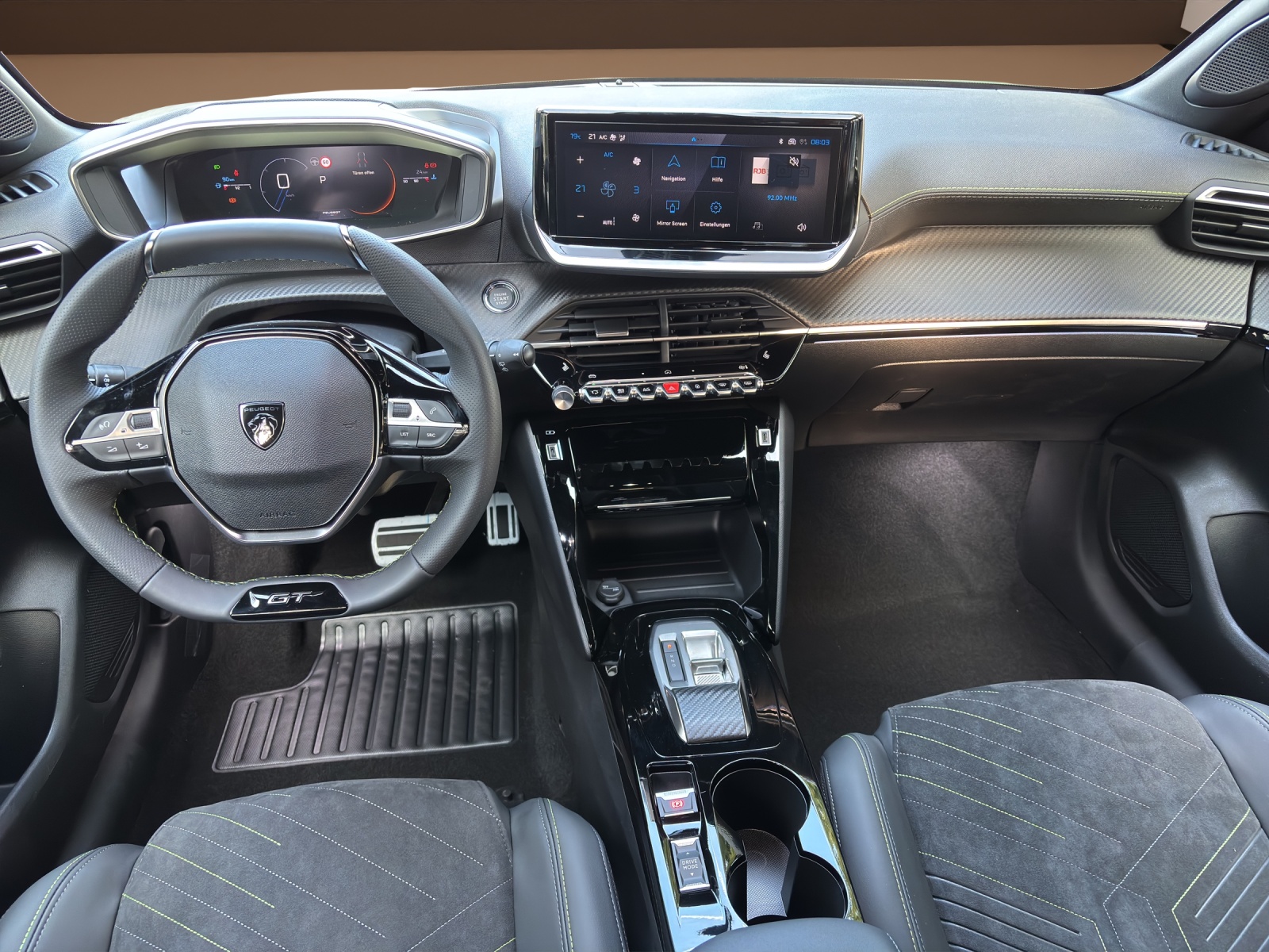 PEUGEOT 208 GT Hybrid 145-image-8