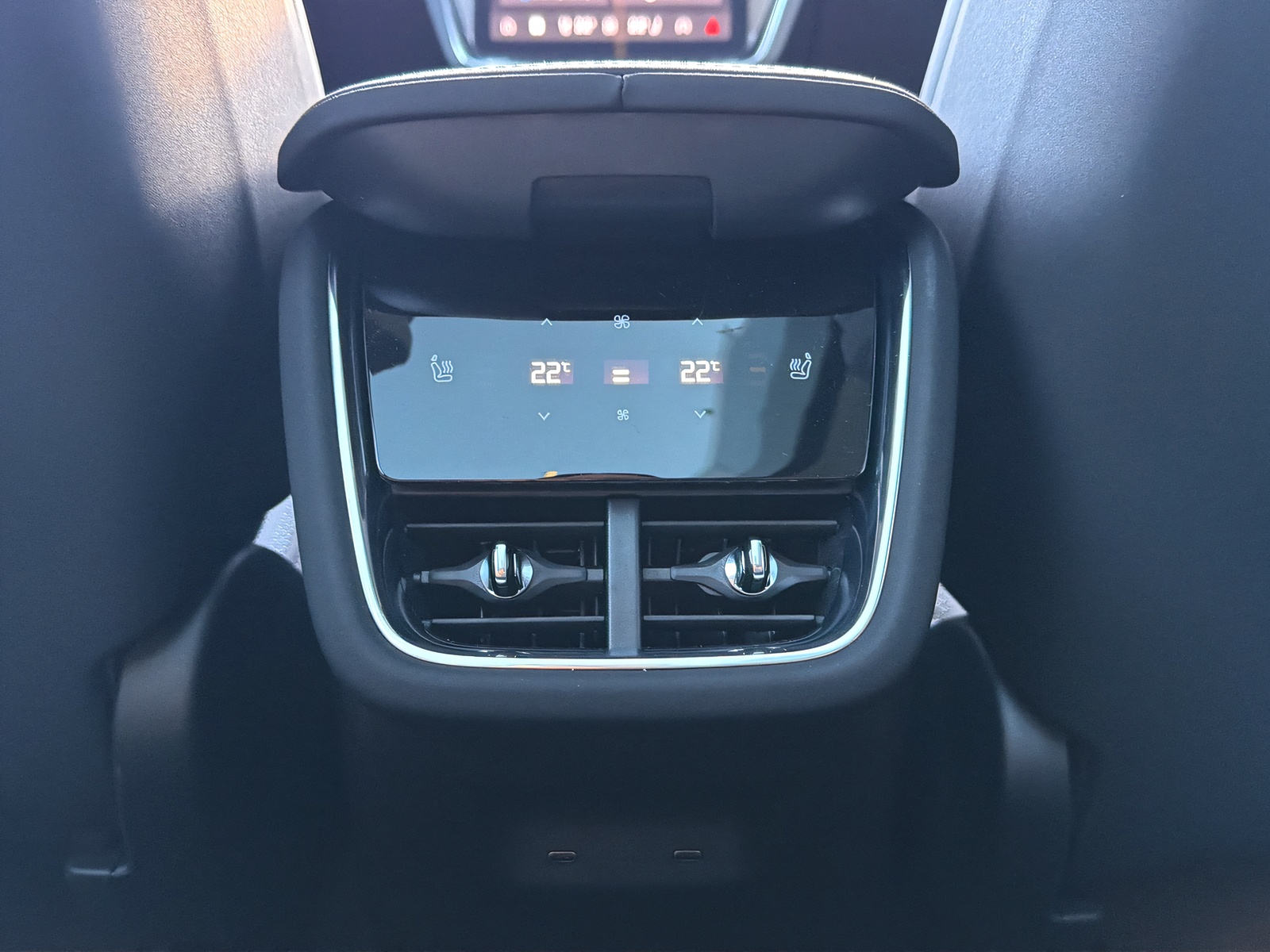 VOLVO EX90 Twin Ultra AWD-image-18