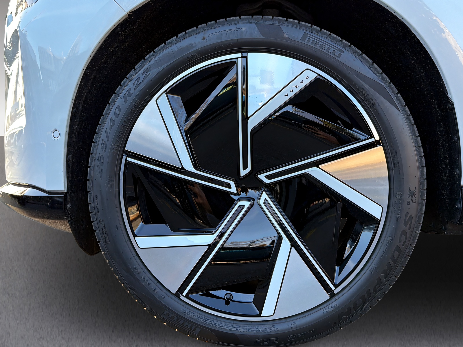 VOLVO EX90 Twin Ultra AWD-image-24